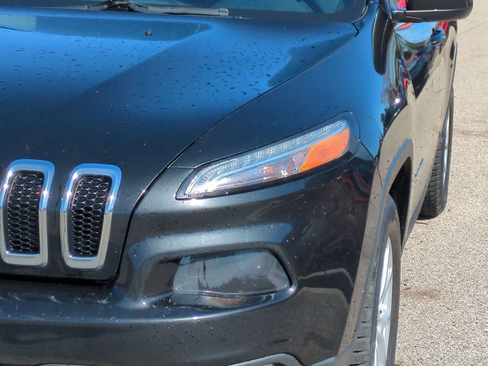 Thumbnail: 2016 Jeep Cherokee - 11