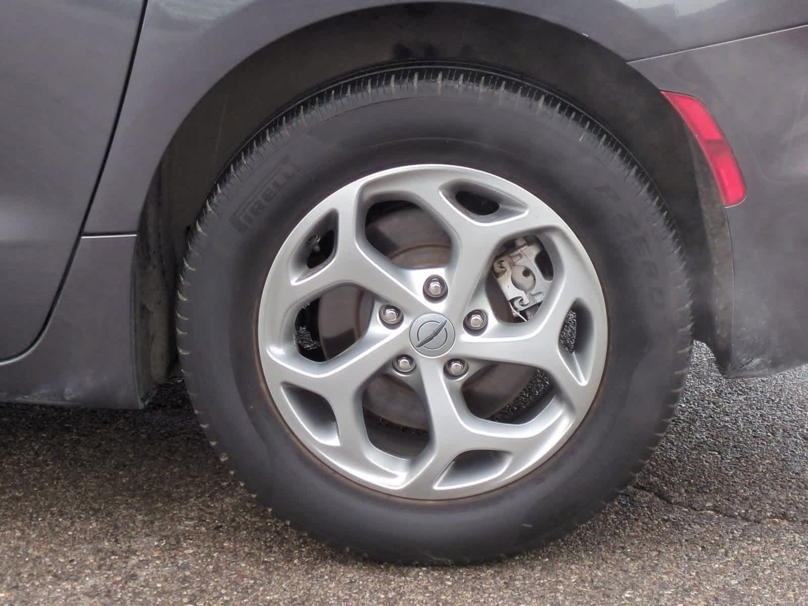 Thumbnail: 2022 Chrysler Pacifica - 14