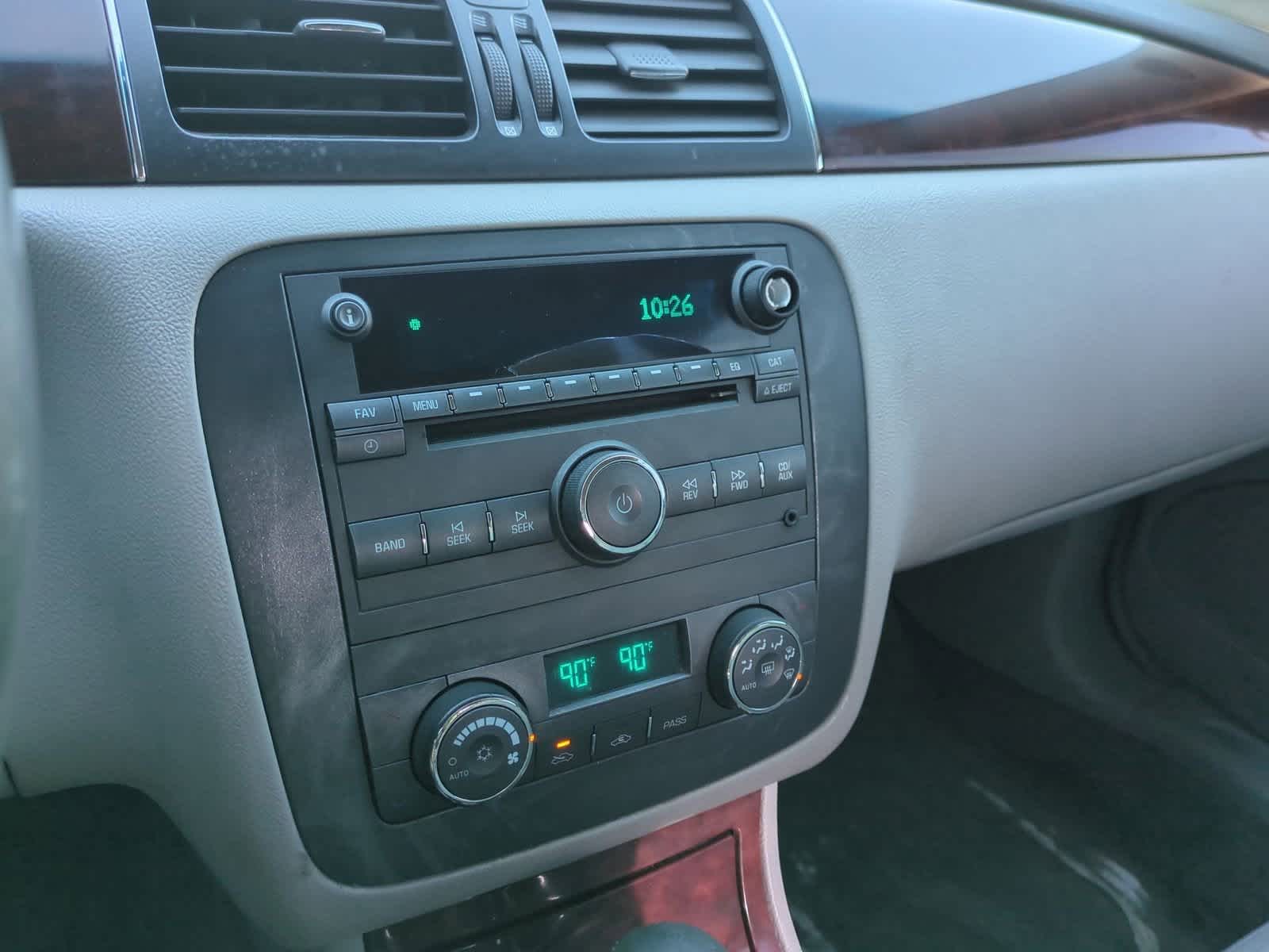 Thumbnail: 2006 Buick Lucerne - 26