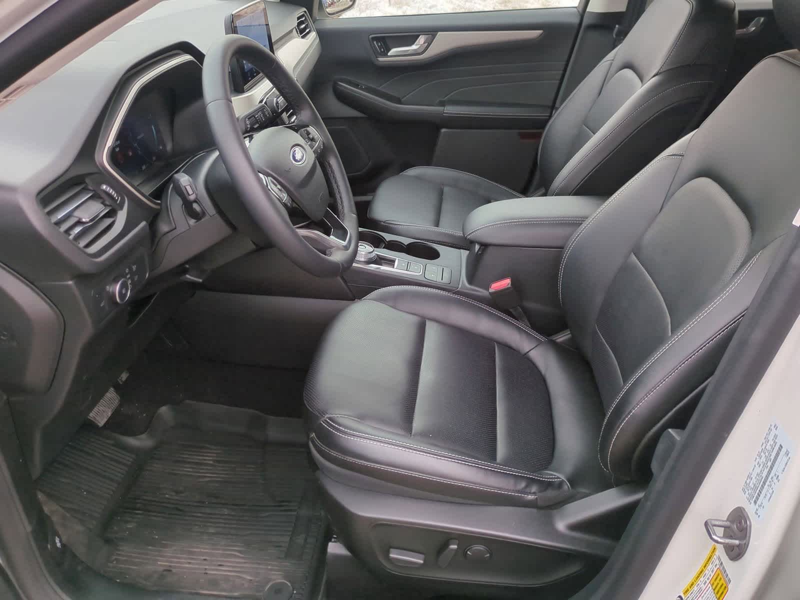 Thumbnail: 2022 Ford Escape - 16