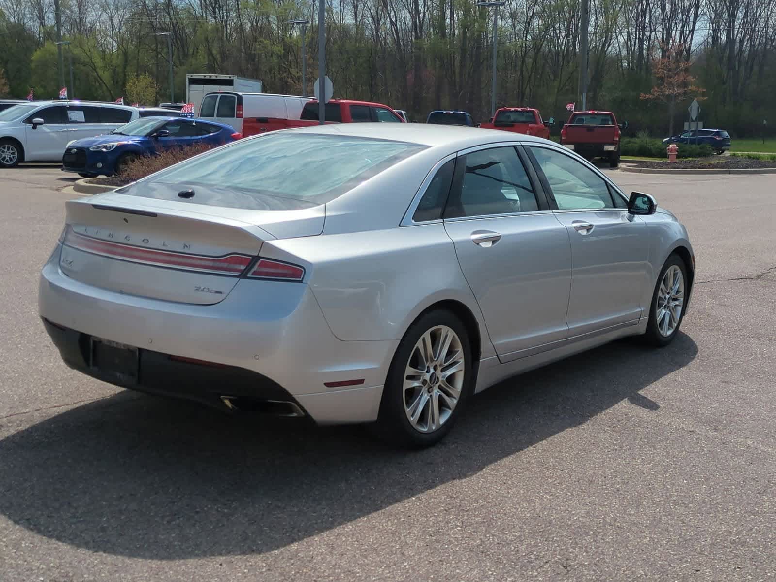 Thumbnail: 2015 Lincoln MKZ - 8
