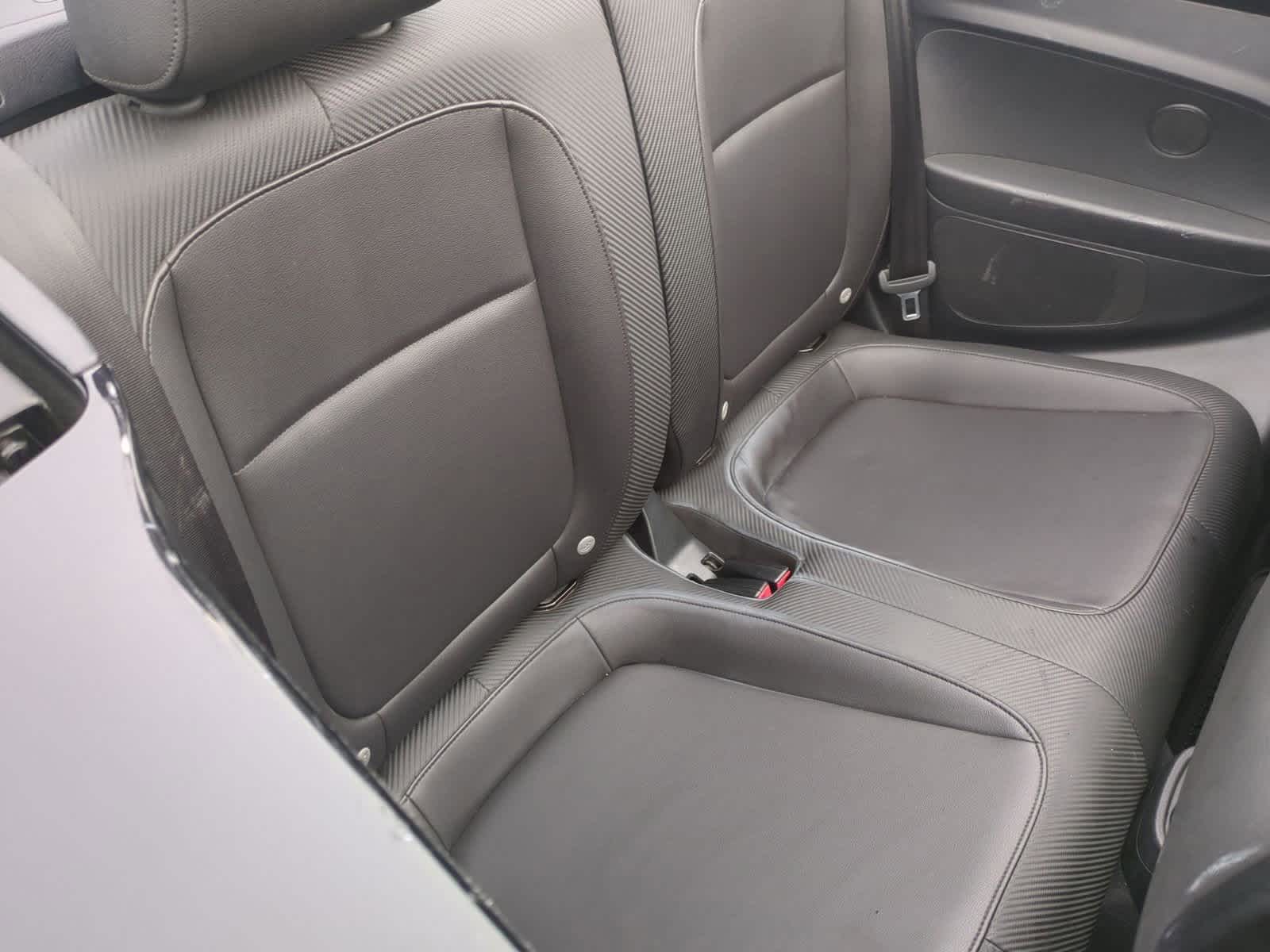 Thumbnail: 2017 Volkswagen Beetle - 21