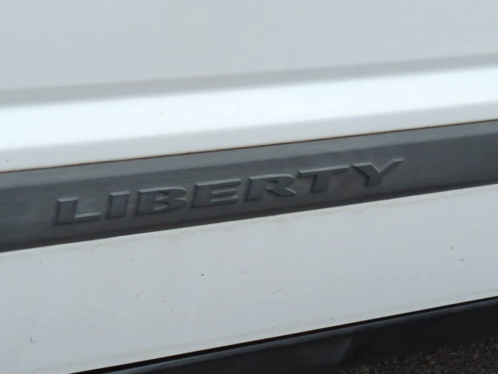 Thumbnail: 2011 Jeep Liberty - 13