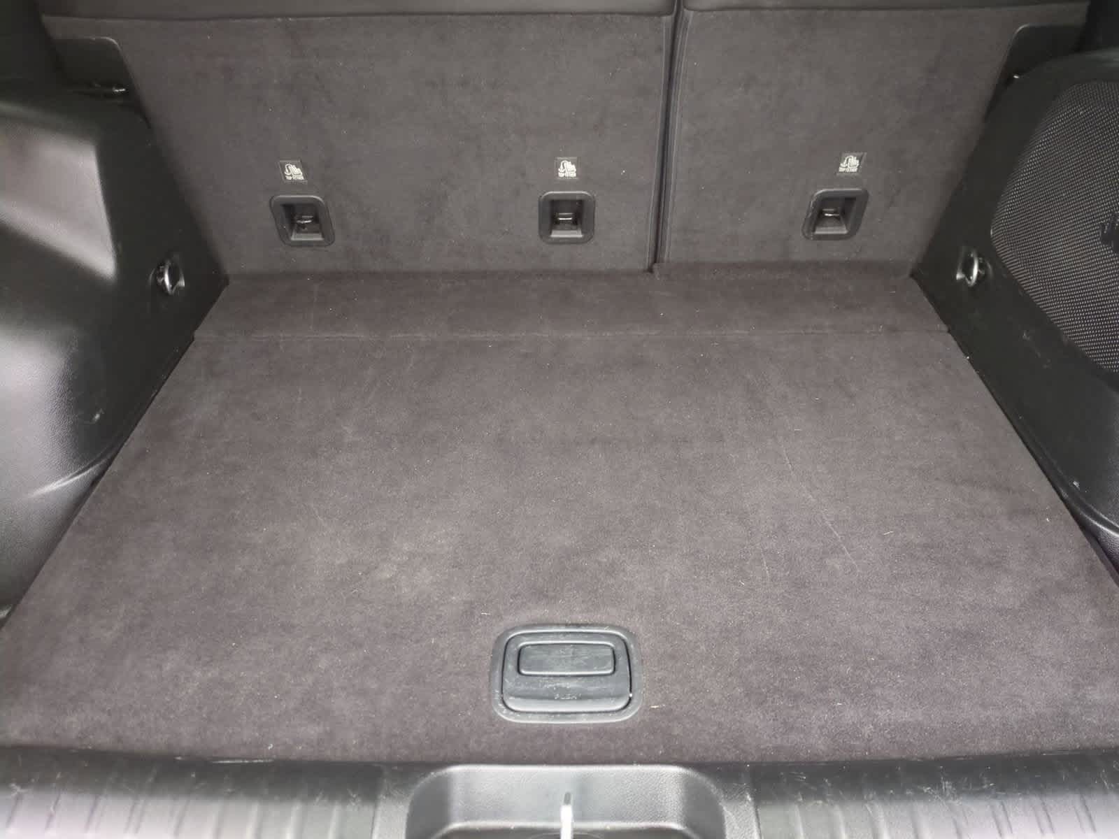 Thumbnail: 2020 Jeep Cherokee - 35