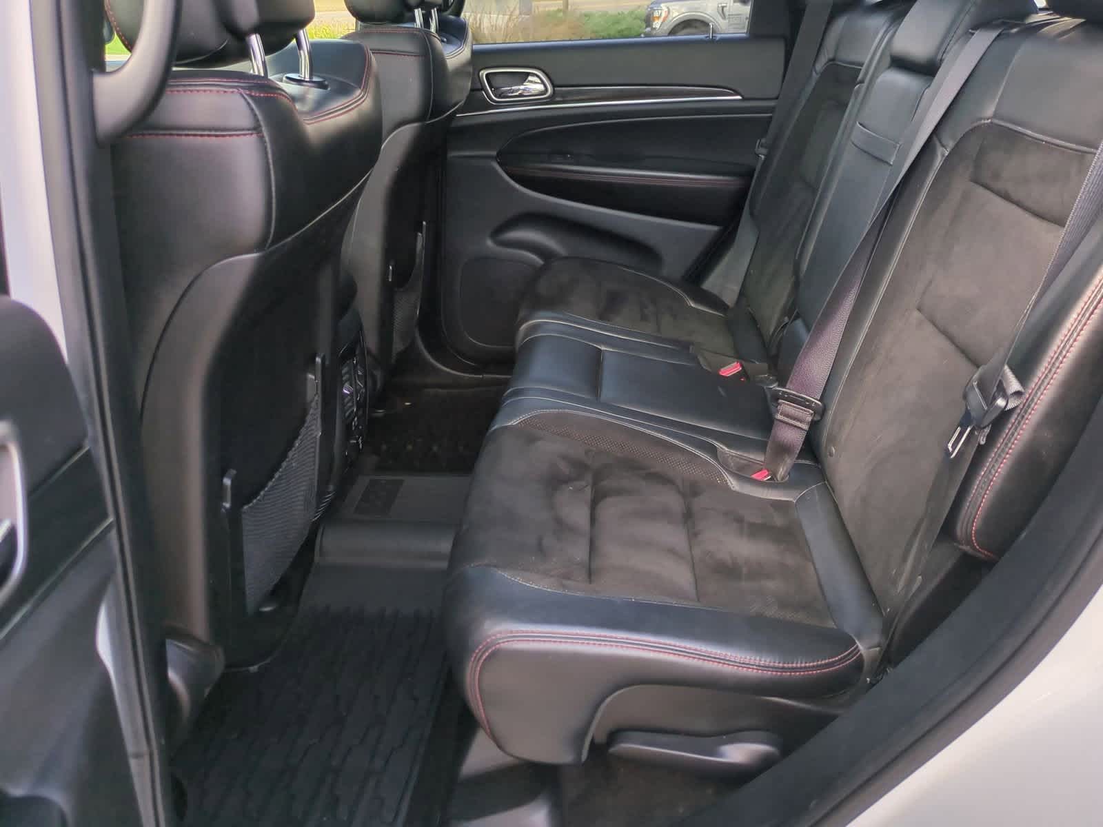 Thumbnail: 2017 Jeep Grand Cherokee - 20