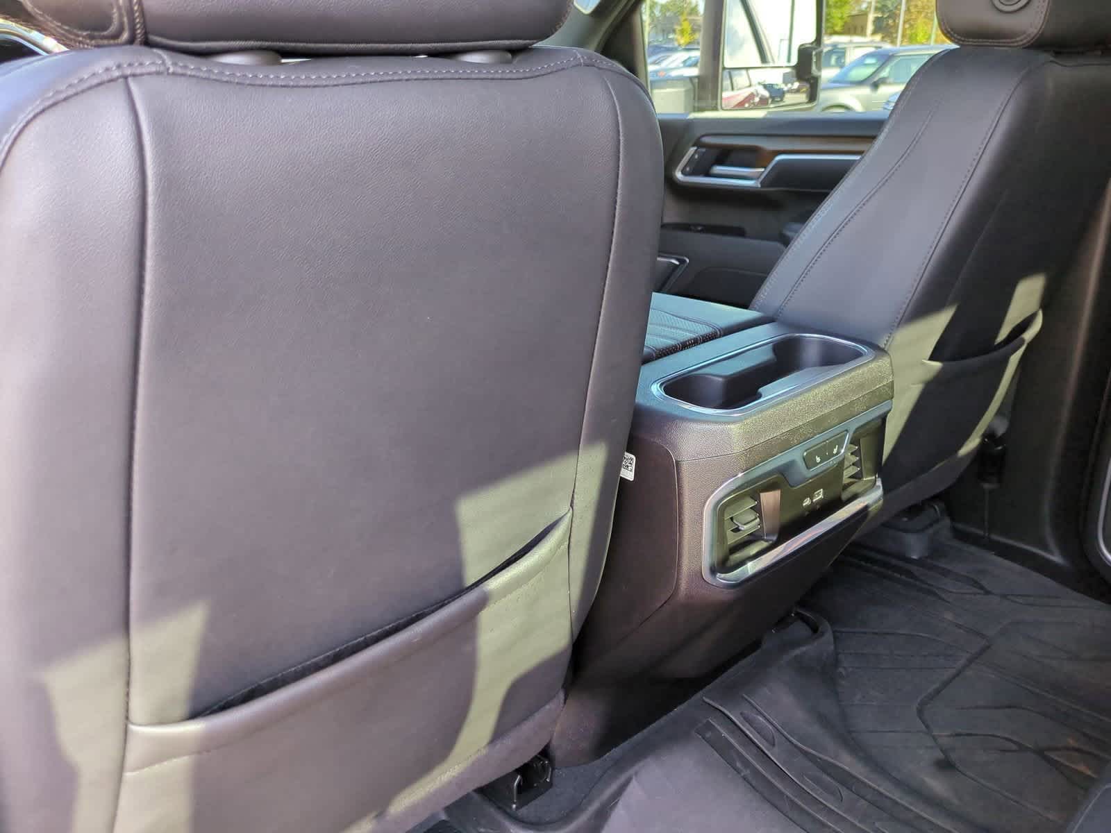 Thumbnail: 2025 Chevrolet Silverado 3500 - 18