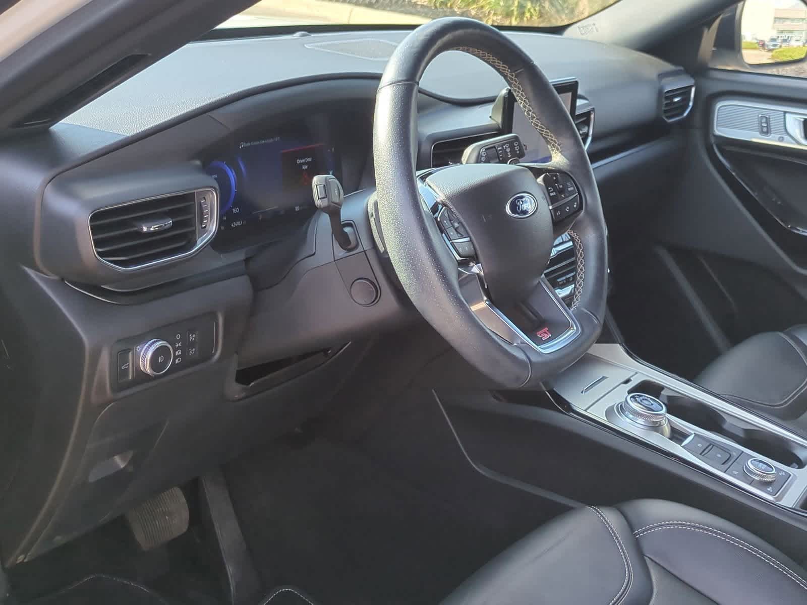 Thumbnail: 2022 Ford Explorer - 10