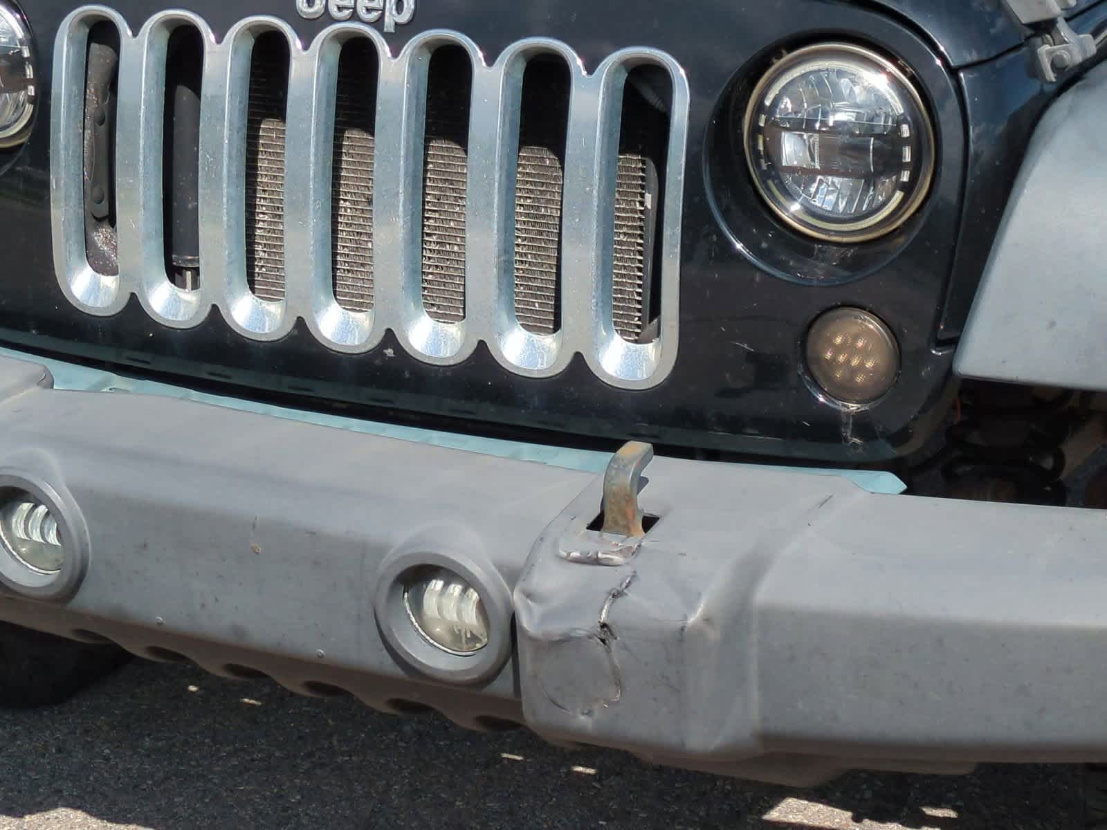 Thumbnail: 2010 Jeep Wrangler - 11