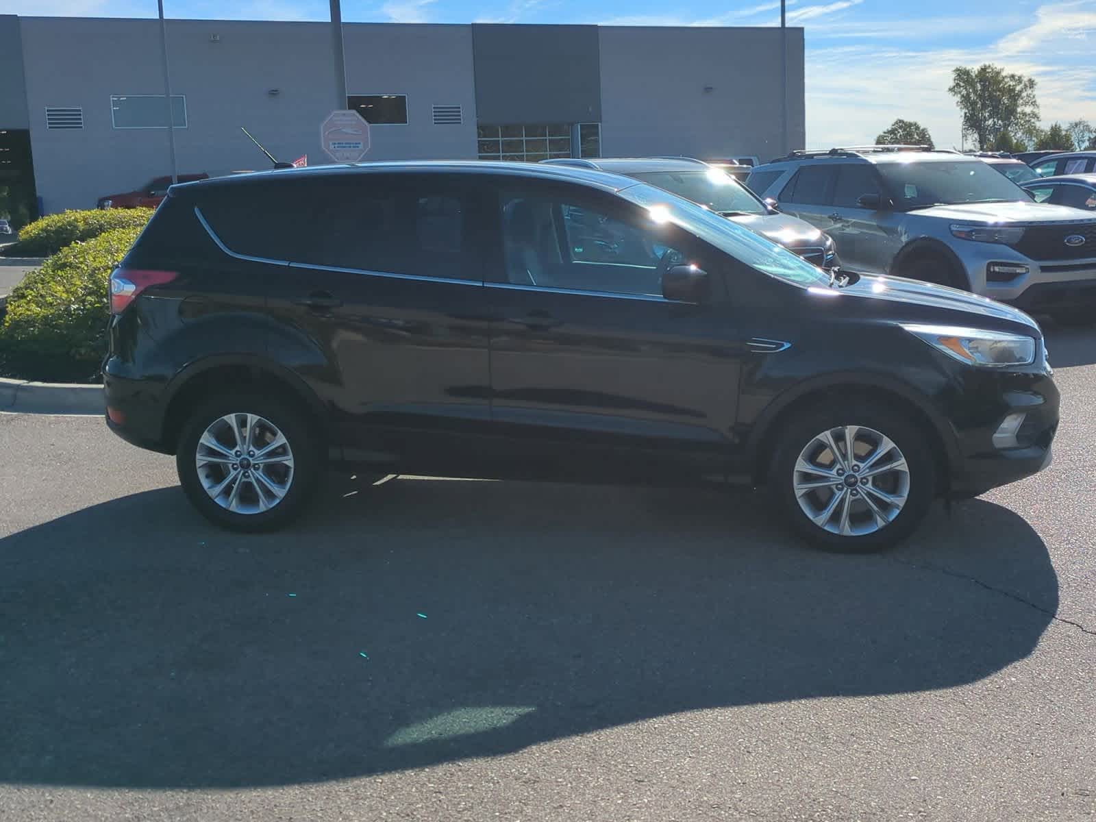Thumbnail: 2017 Ford Escape - 9