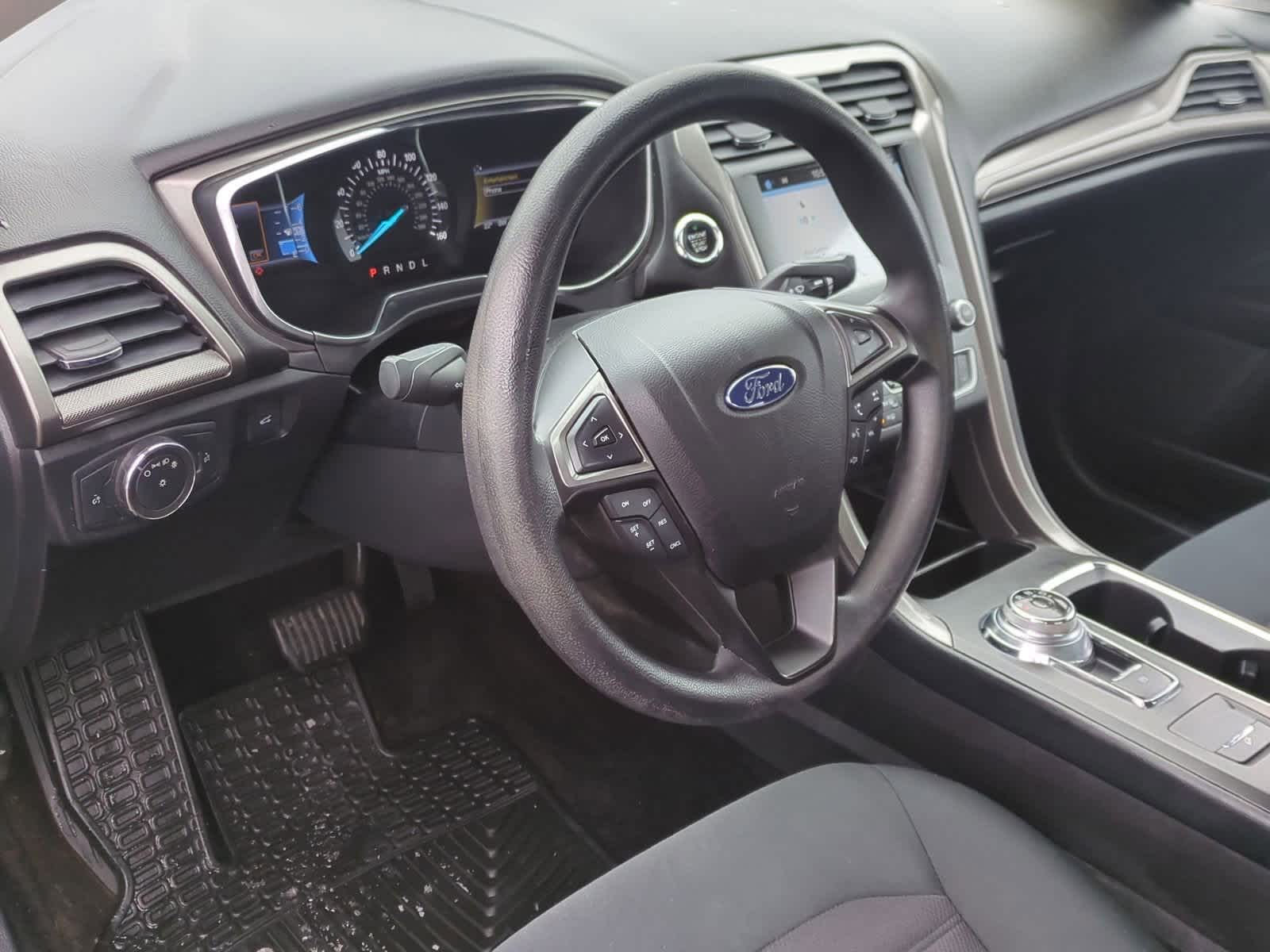 Thumbnail: 2017 Ford Fusion - 10