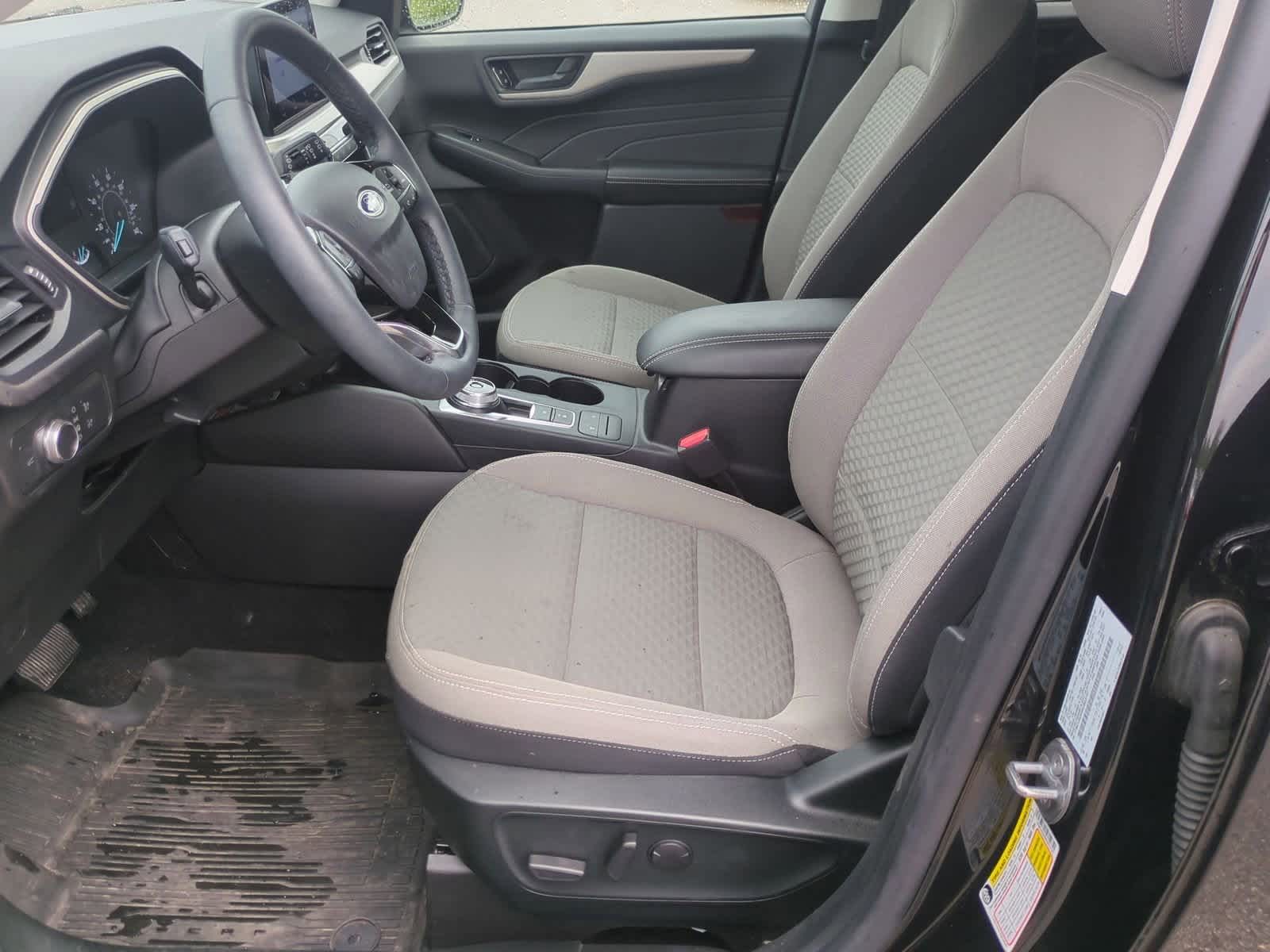 Thumbnail: 2022 Ford Escape - 16