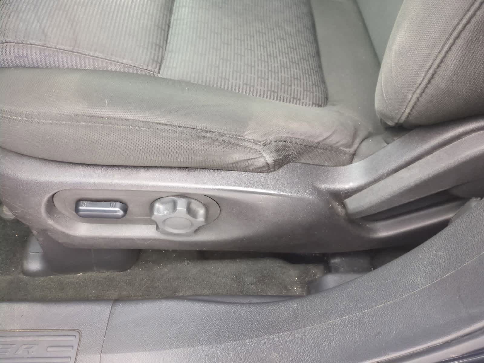 Thumbnail: 2015 Ford Explorer - 16