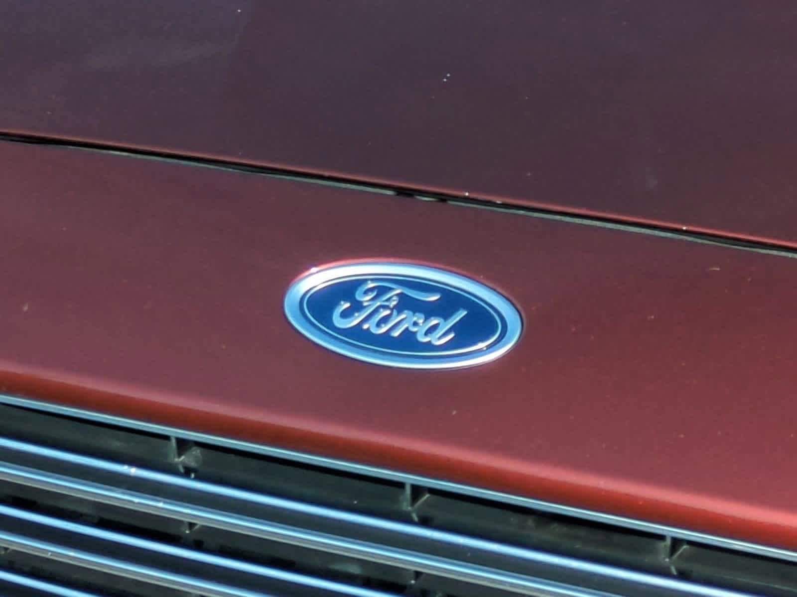 2015 Ford Fusion SE 12