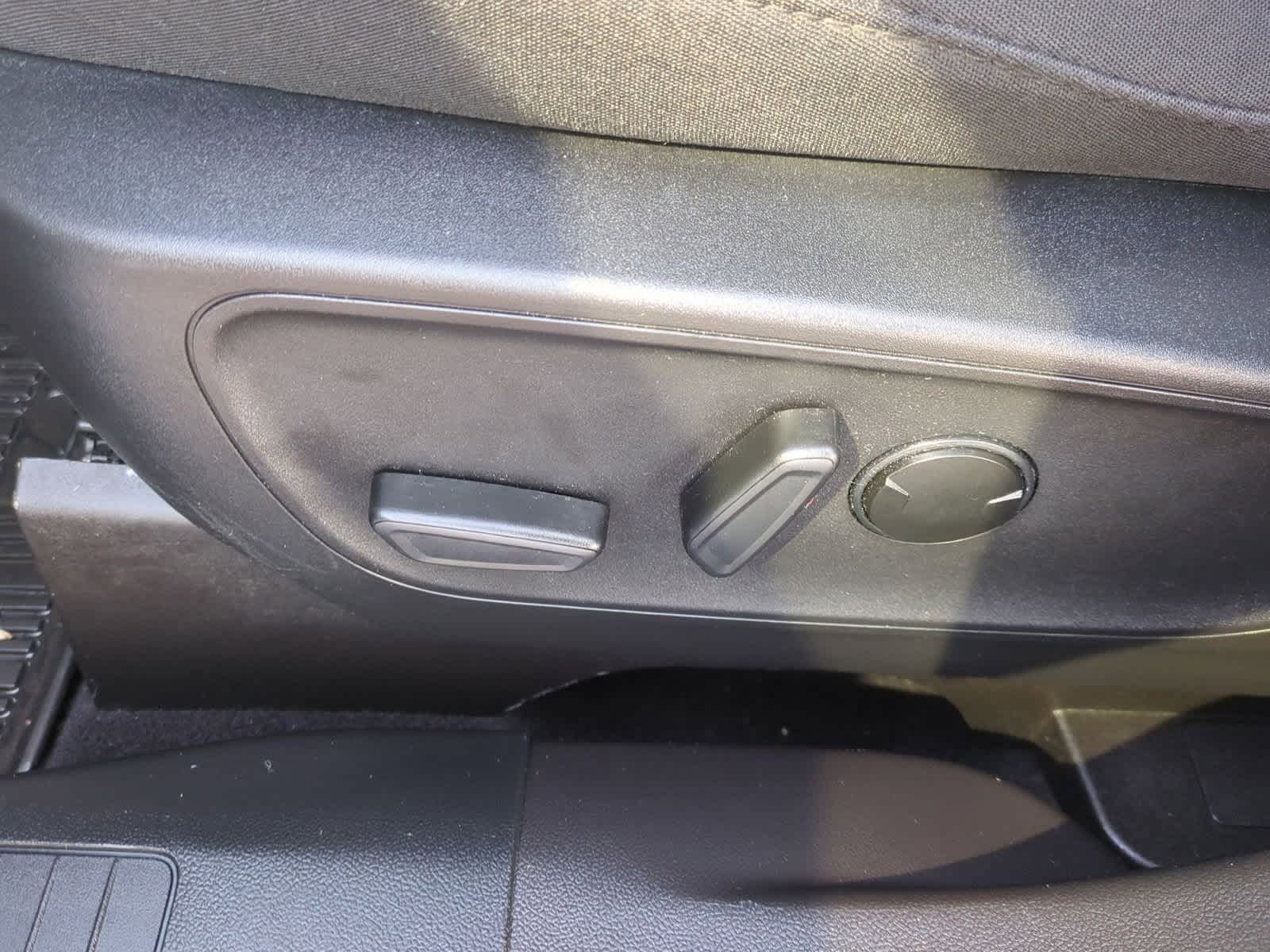 Thumbnail: 2023 Ford Escape - 17