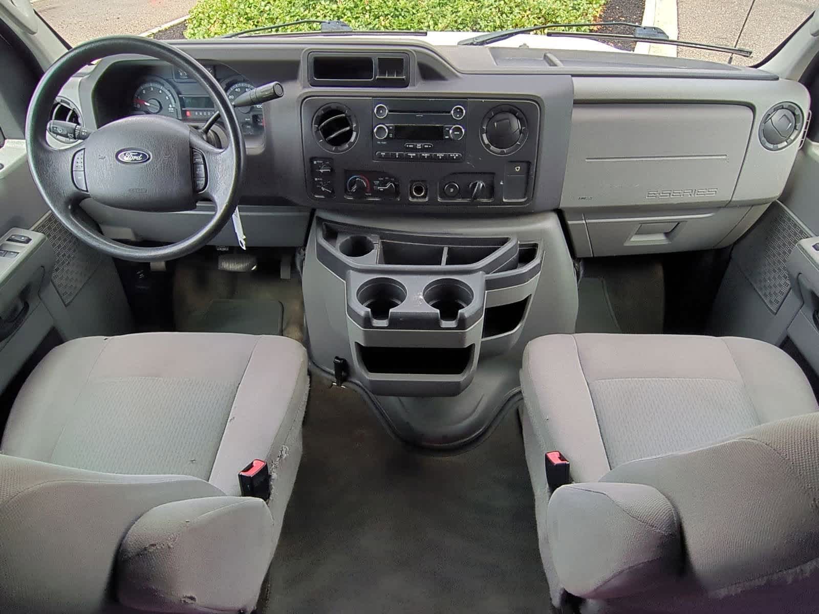 Thumbnail: 2014 Ford Econoline - 15