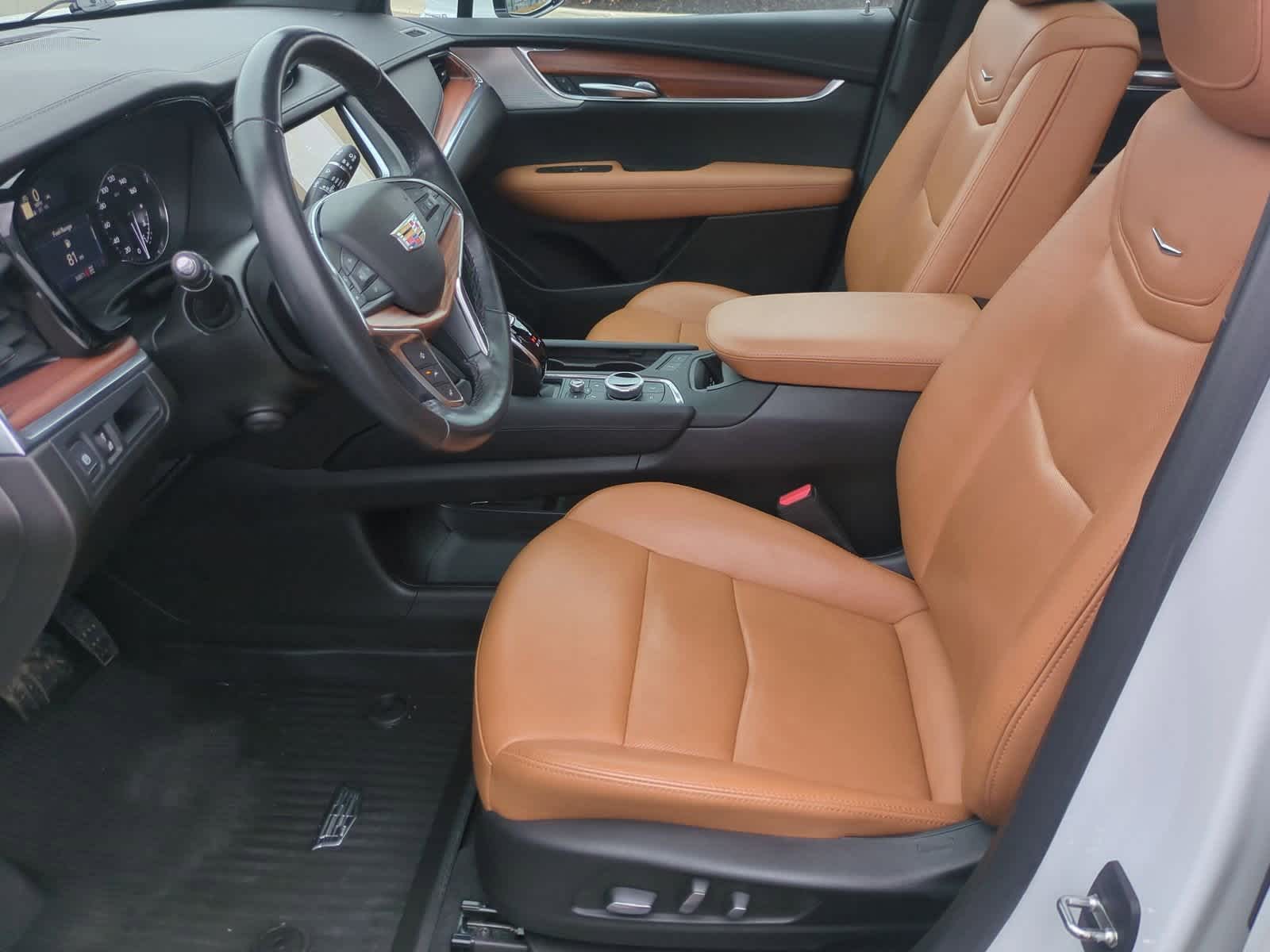 Thumbnail: 2023 Cadillac XT5 - 16