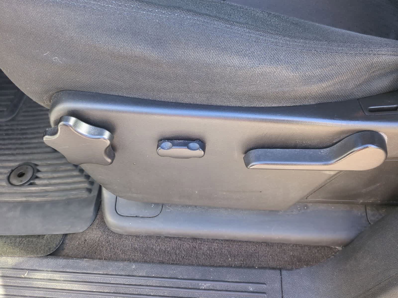Thumbnail: 2011 Chevrolet Silverado 1500 - 17