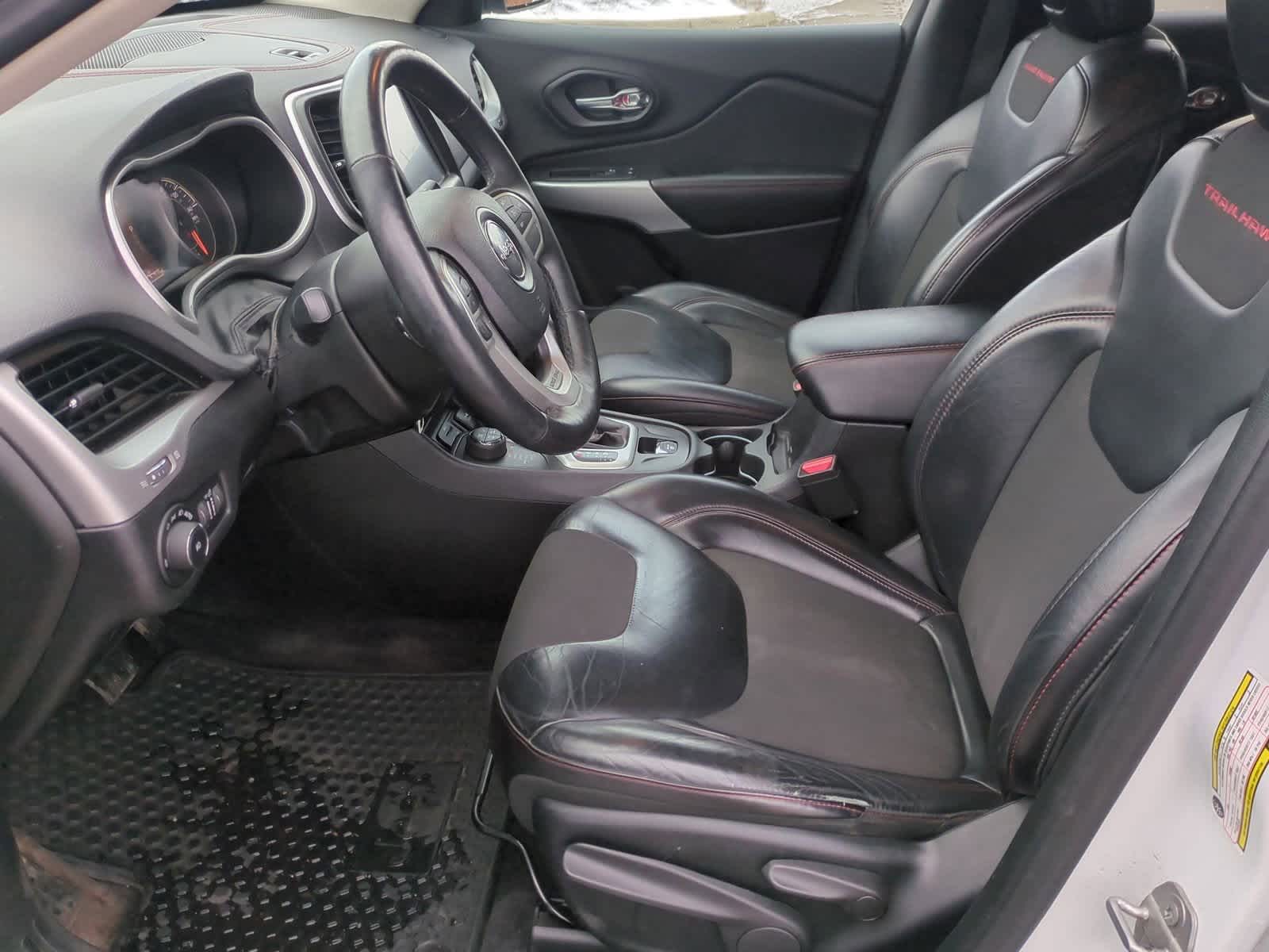 Thumbnail: 2017 Jeep Cherokee - 16