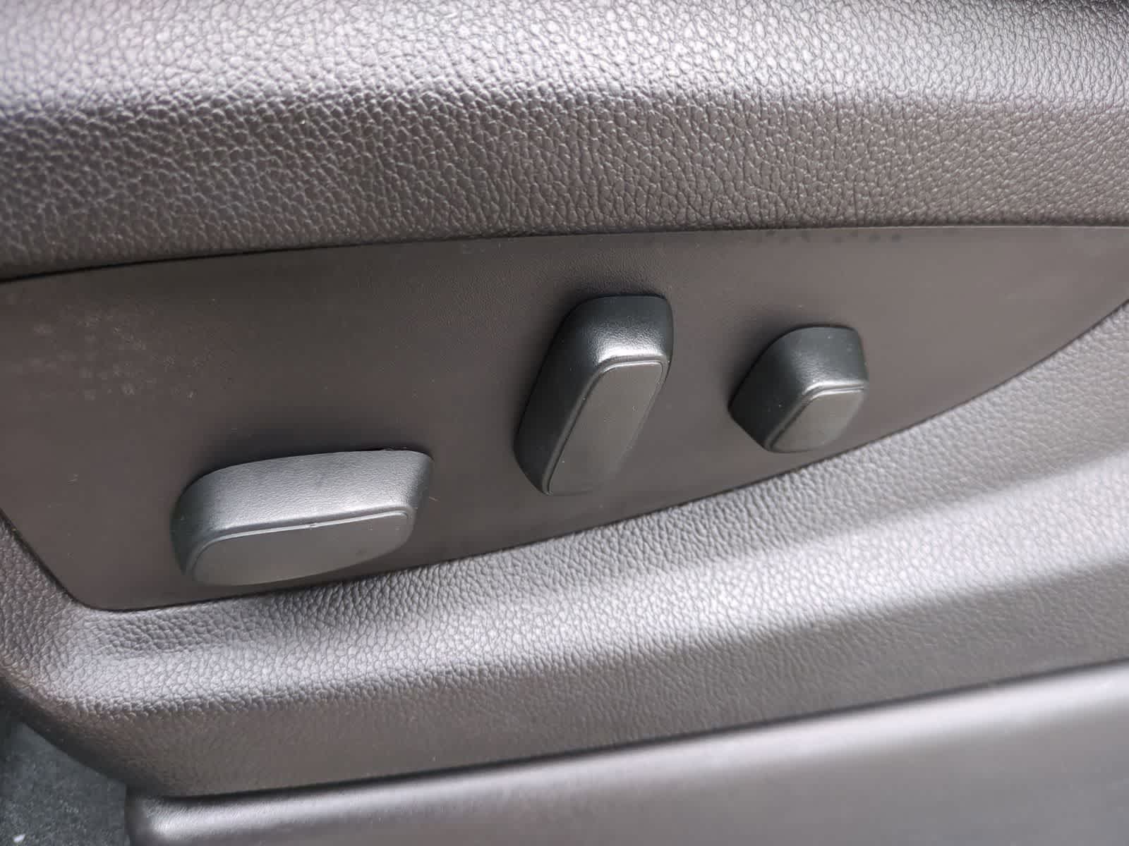 Thumbnail: 2017 GMC Yukon - 17