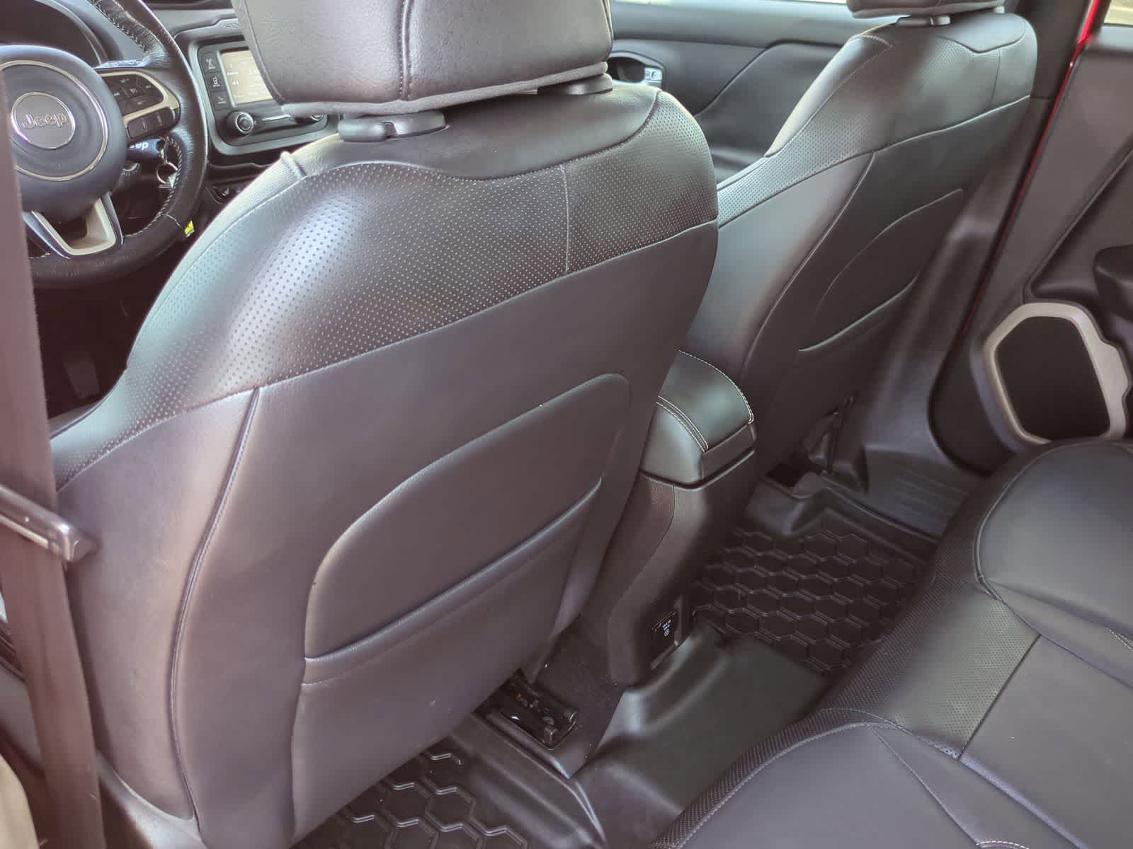 Thumbnail: 2015 Jeep Renegade - 18