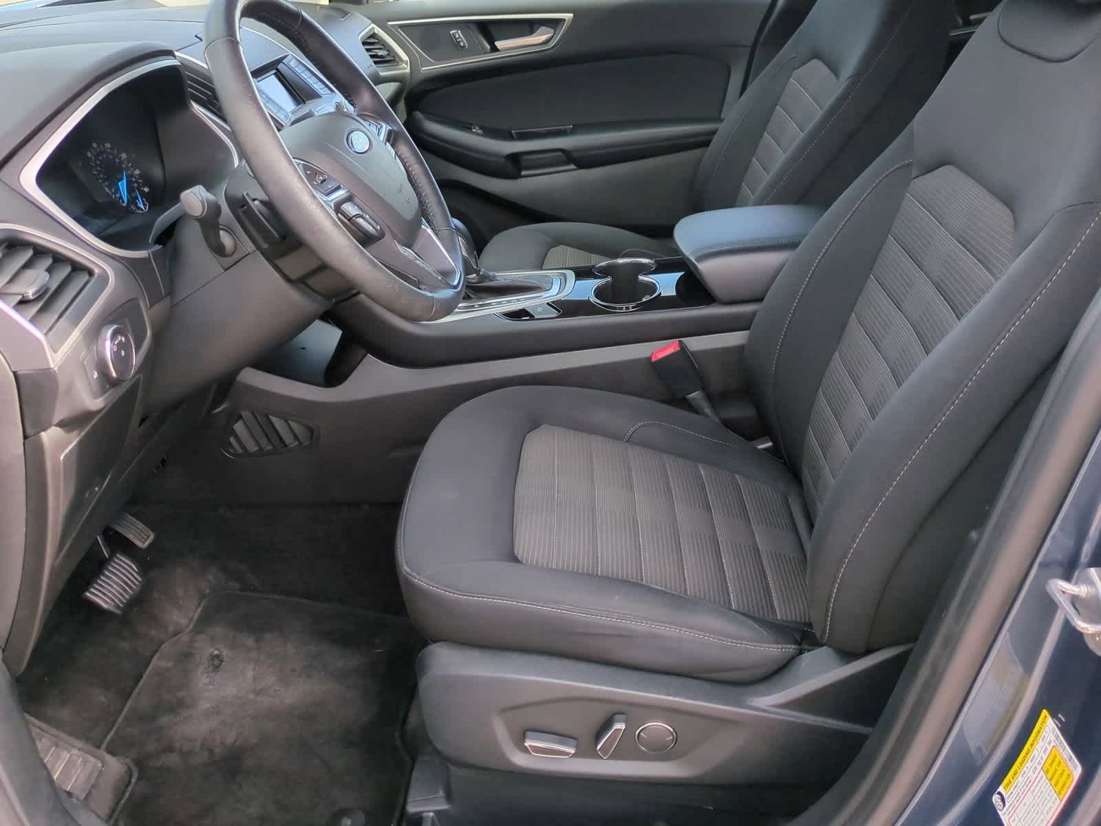 Thumbnail: 2018 Ford Edge - 16