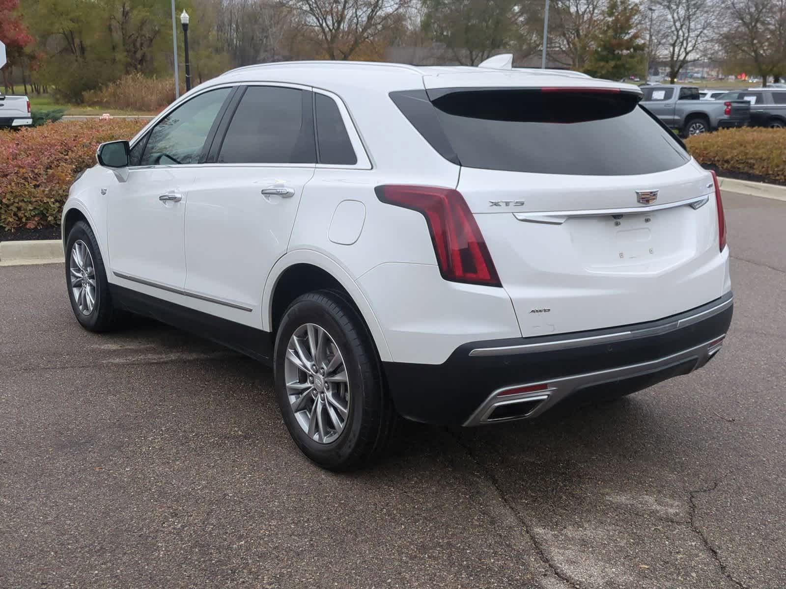 Thumbnail: 2023 Cadillac XT5 - 6
