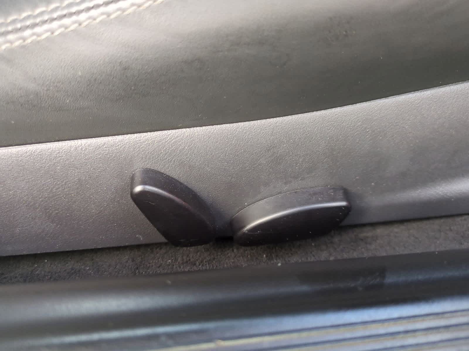 Thumbnail: 2004 Chrysler Crossfire - 18