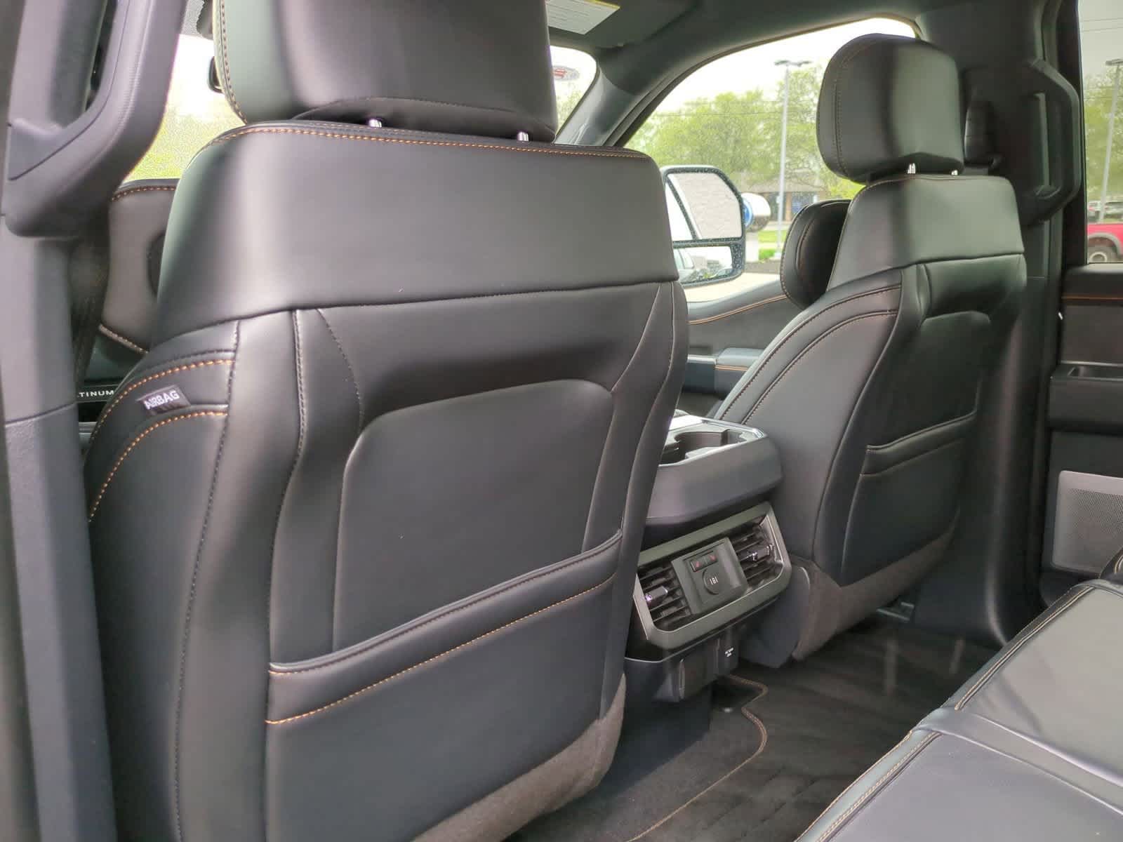 2023 Ford Econoline E-450 18