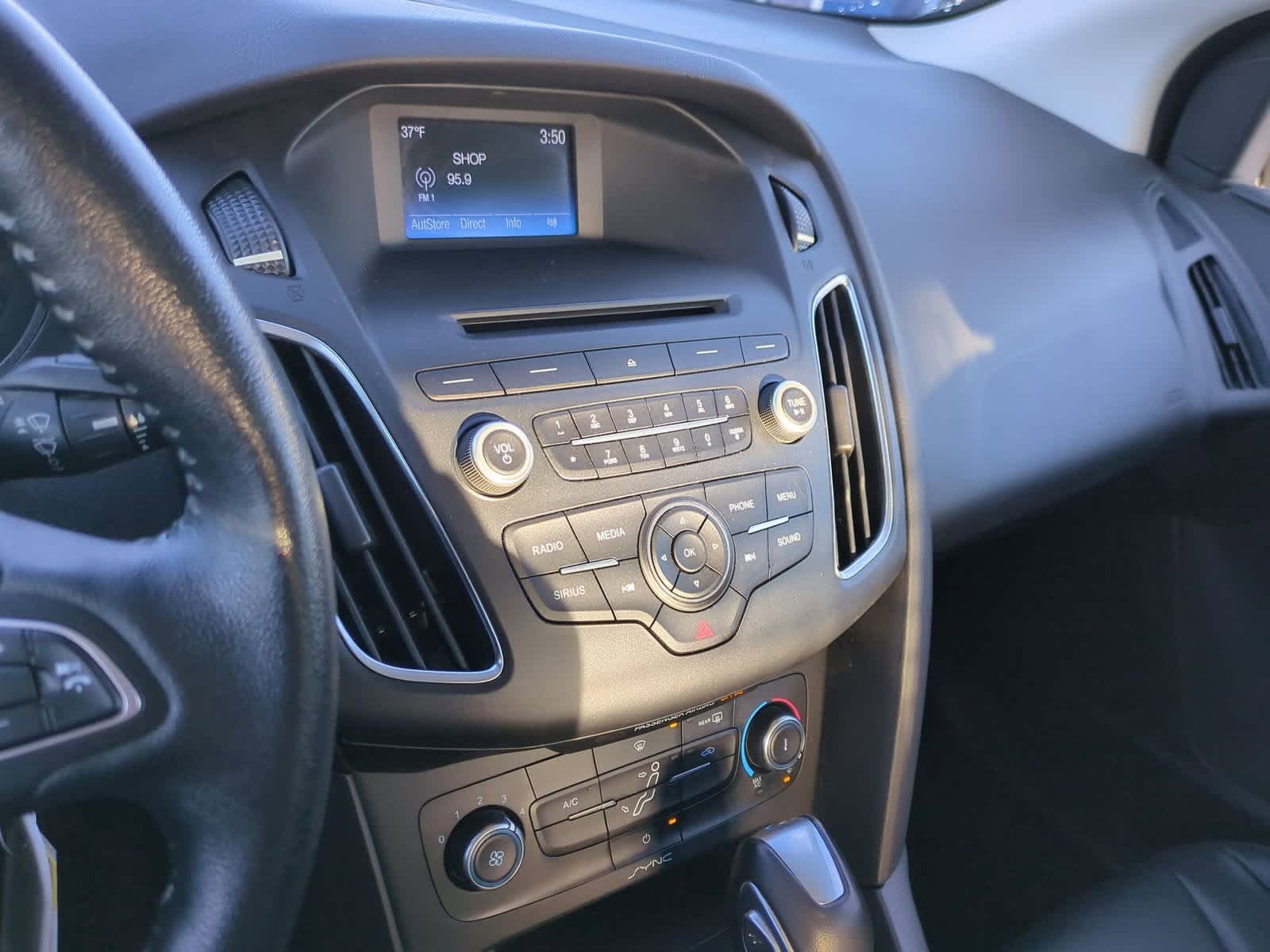 Thumbnail: 2015 Ford Focus - 27