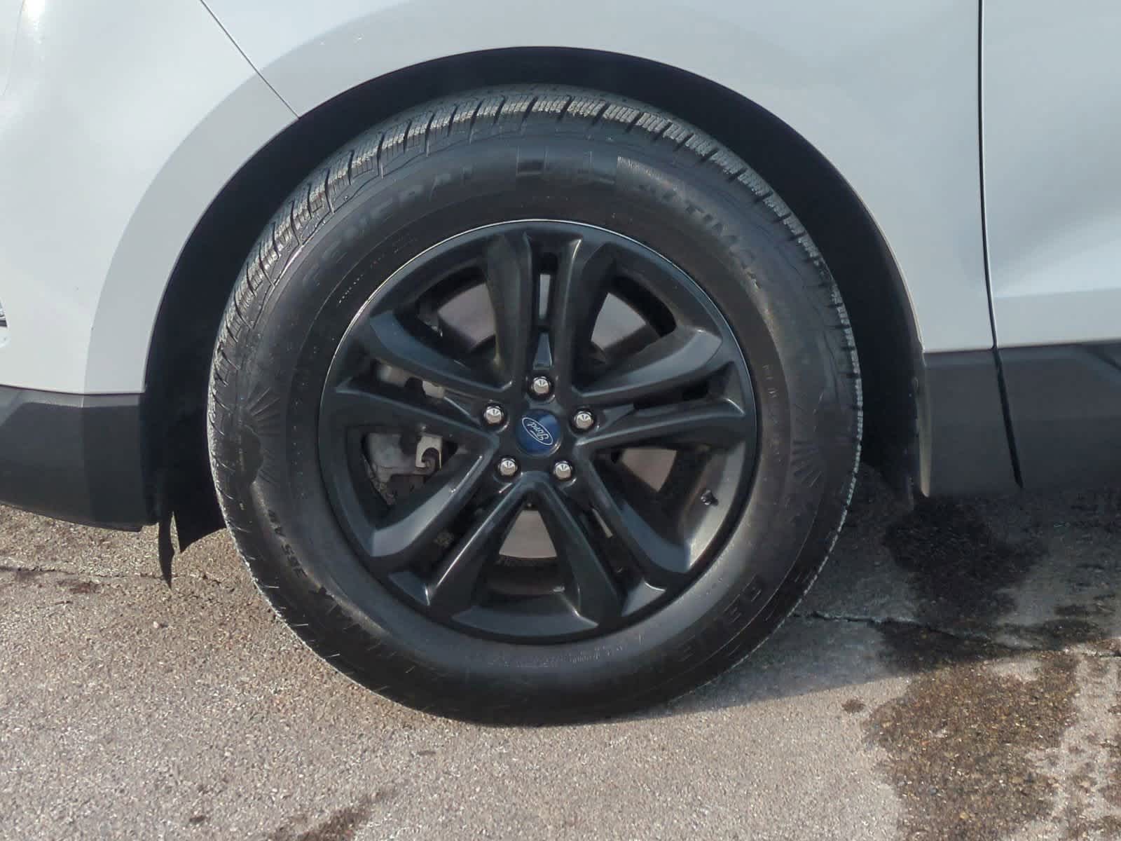 Thumbnail: 2020 Ford Edge - 12