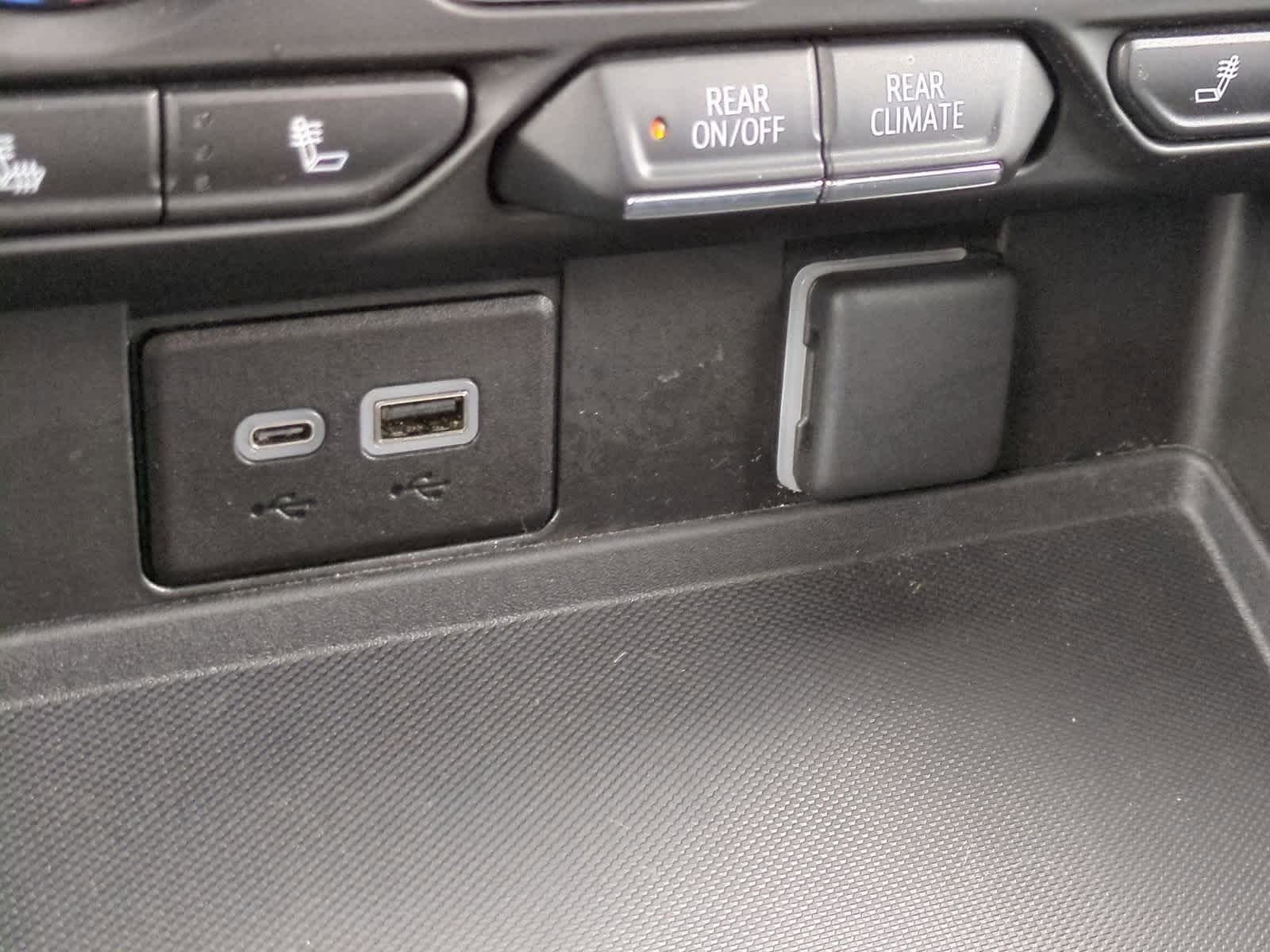 Thumbnail: 2024 Chevrolet Tahoe - 32