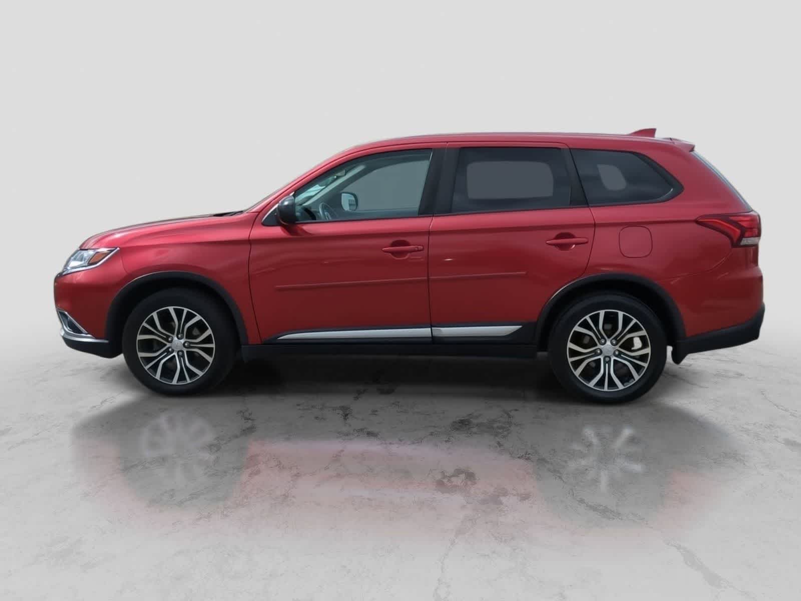 Thumbnail: 2018 Mitsubishi Outlander - 4