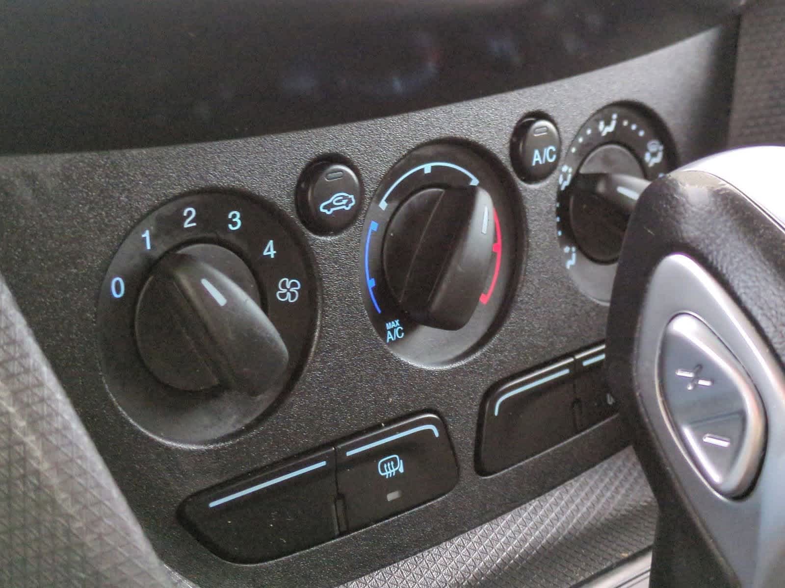 Thumbnail: 2015 Ford Transit Series - 24