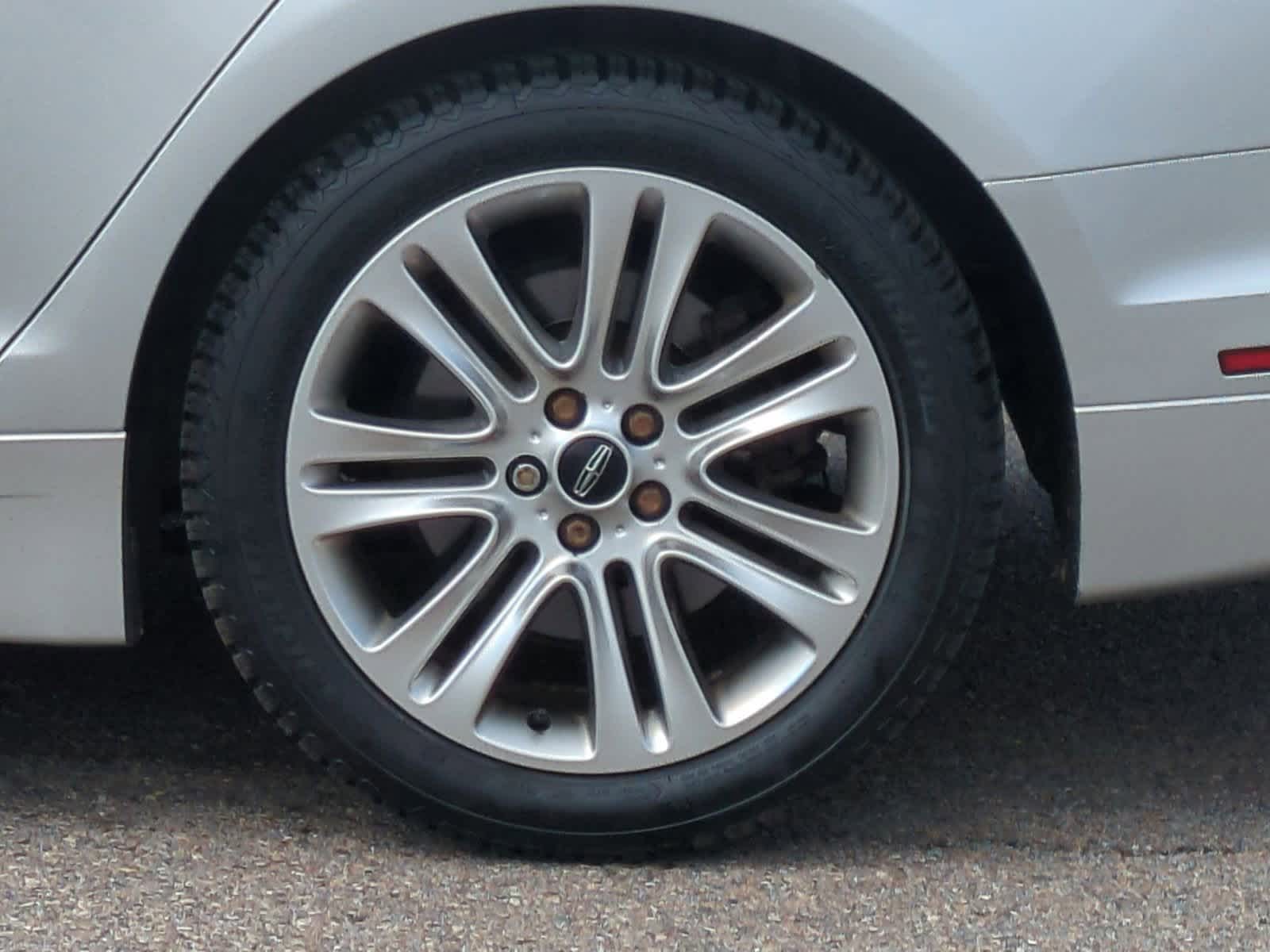 Thumbnail: 2015 Lincoln MKZ - 14
