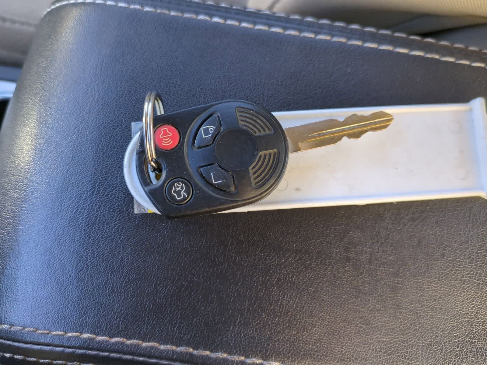 Thumbnail: 2010 Mercury Milan - 36