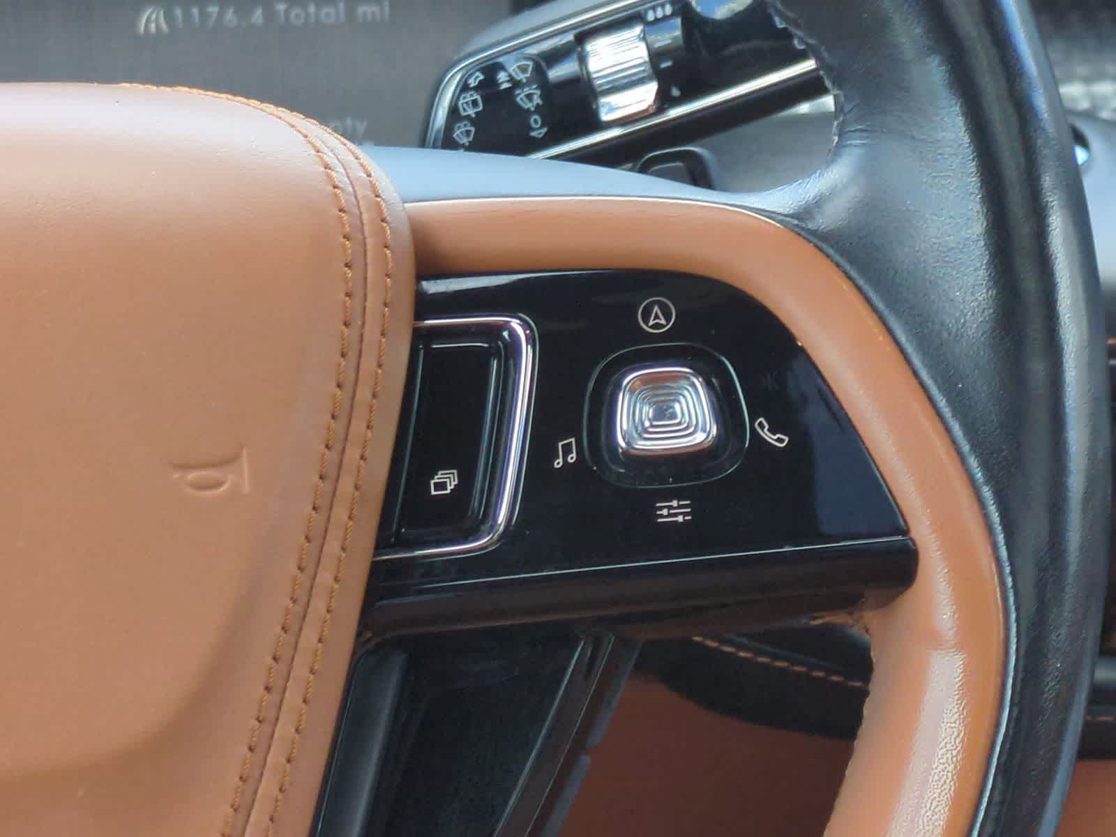 Thumbnail: 2021 Lincoln Aviator - 26