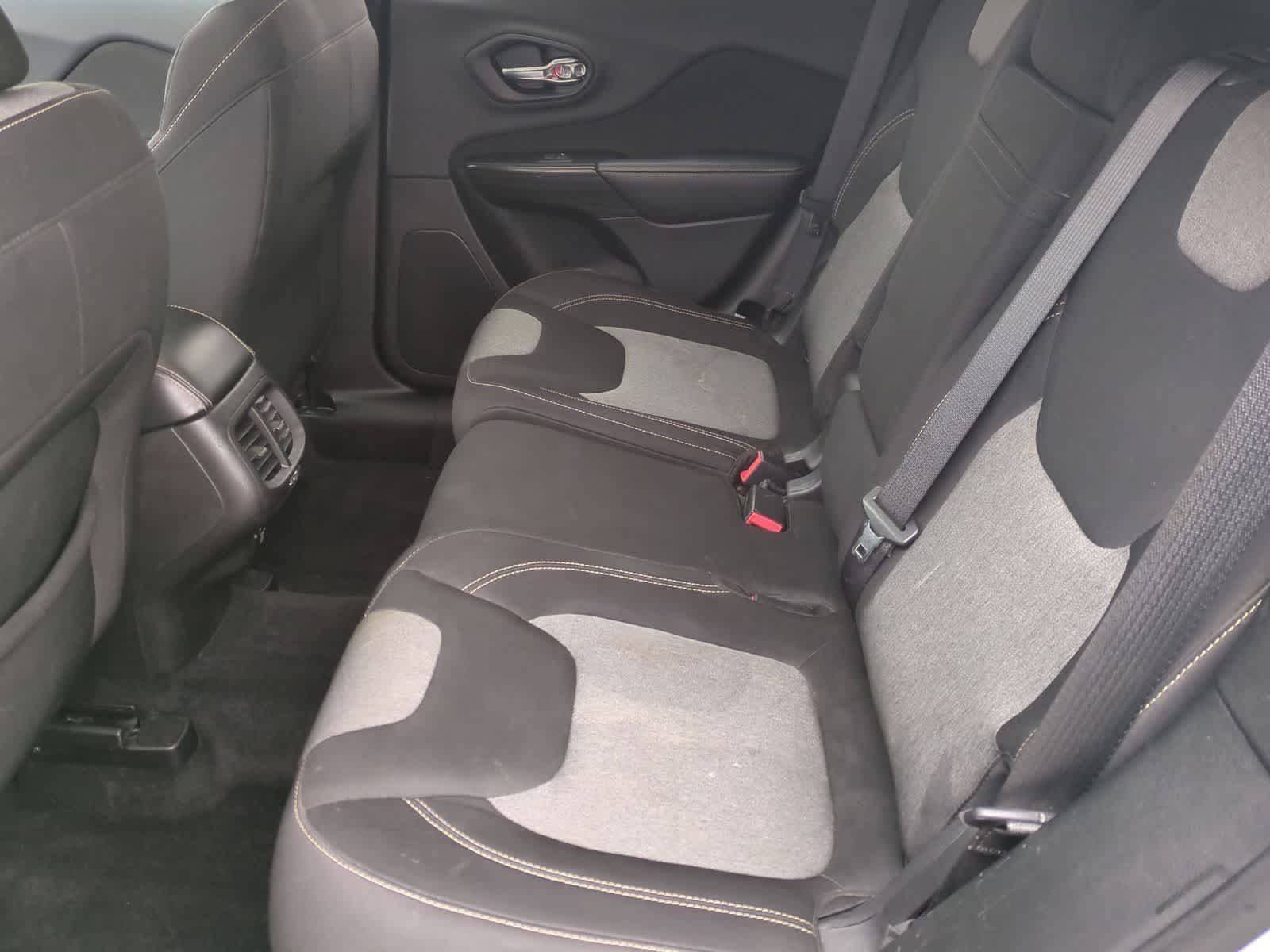 Thumbnail: 2014 Jeep Cherokee - 20