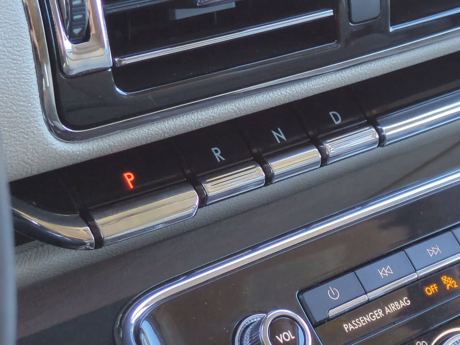 Thumbnail: 2021 Lincoln Navigator - 34
