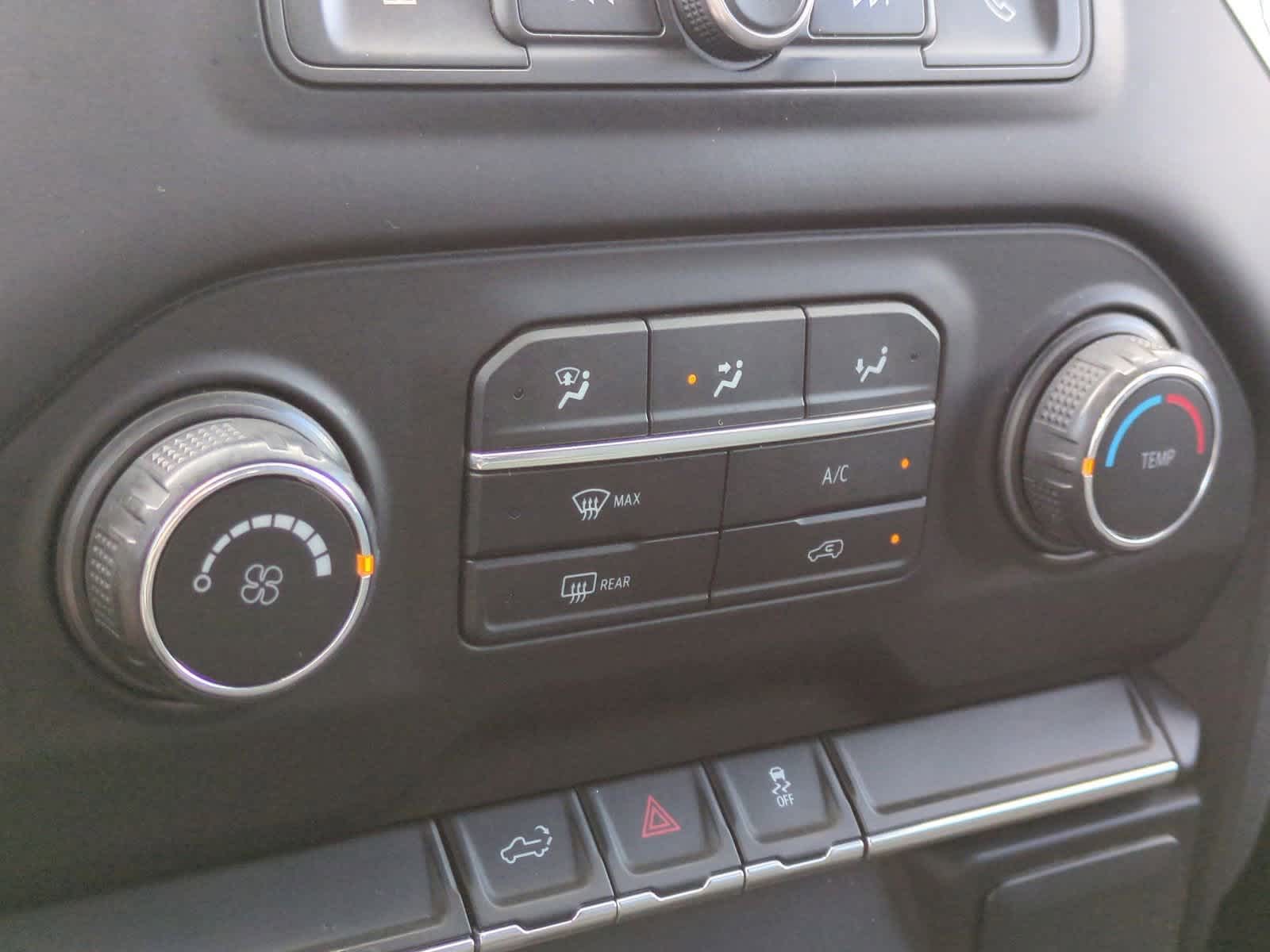 Thumbnail: 2019 Chevrolet Silverado 1500 - 26