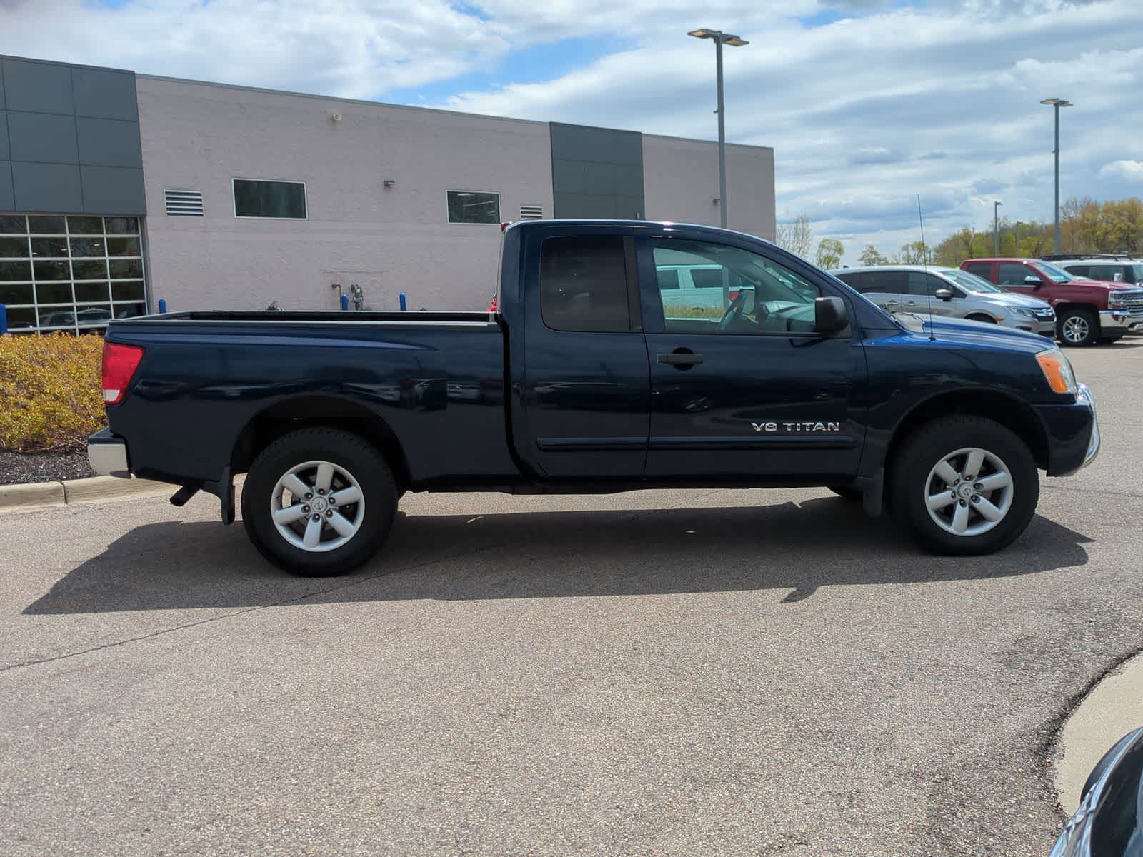 Thumbnail: 2011 Nissan Titan - 9