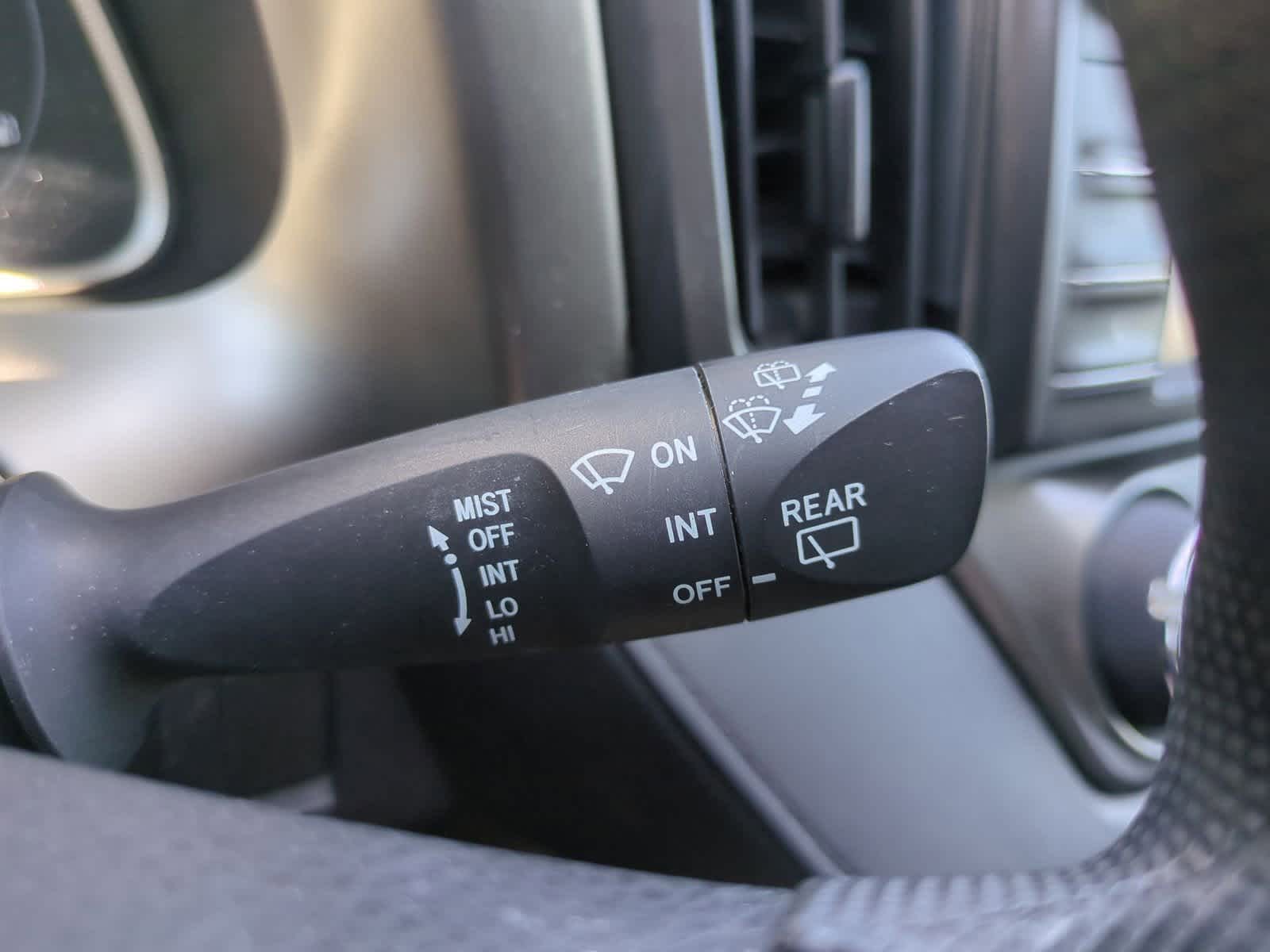 Thumbnail: 2015 Toyota RAV4 - 25