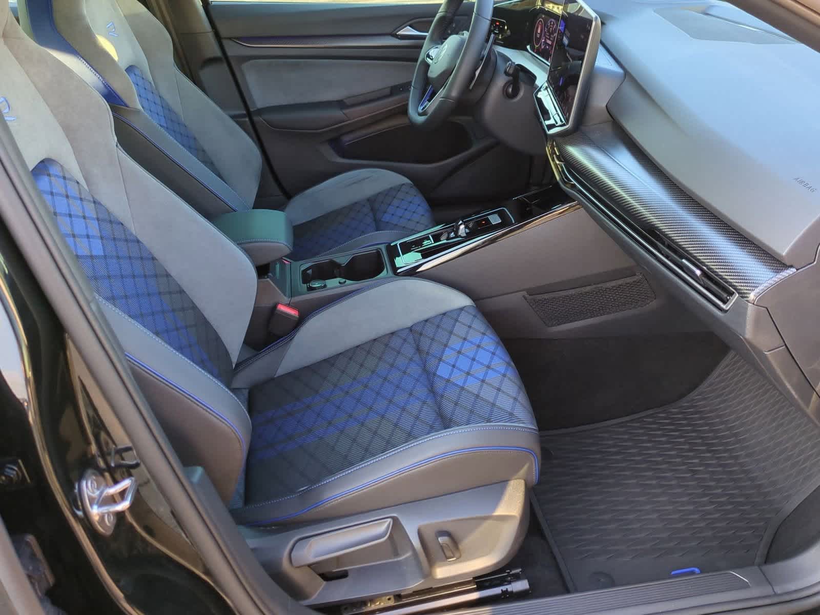 Thumbnail: 2025 Volkswagen Golf - 19