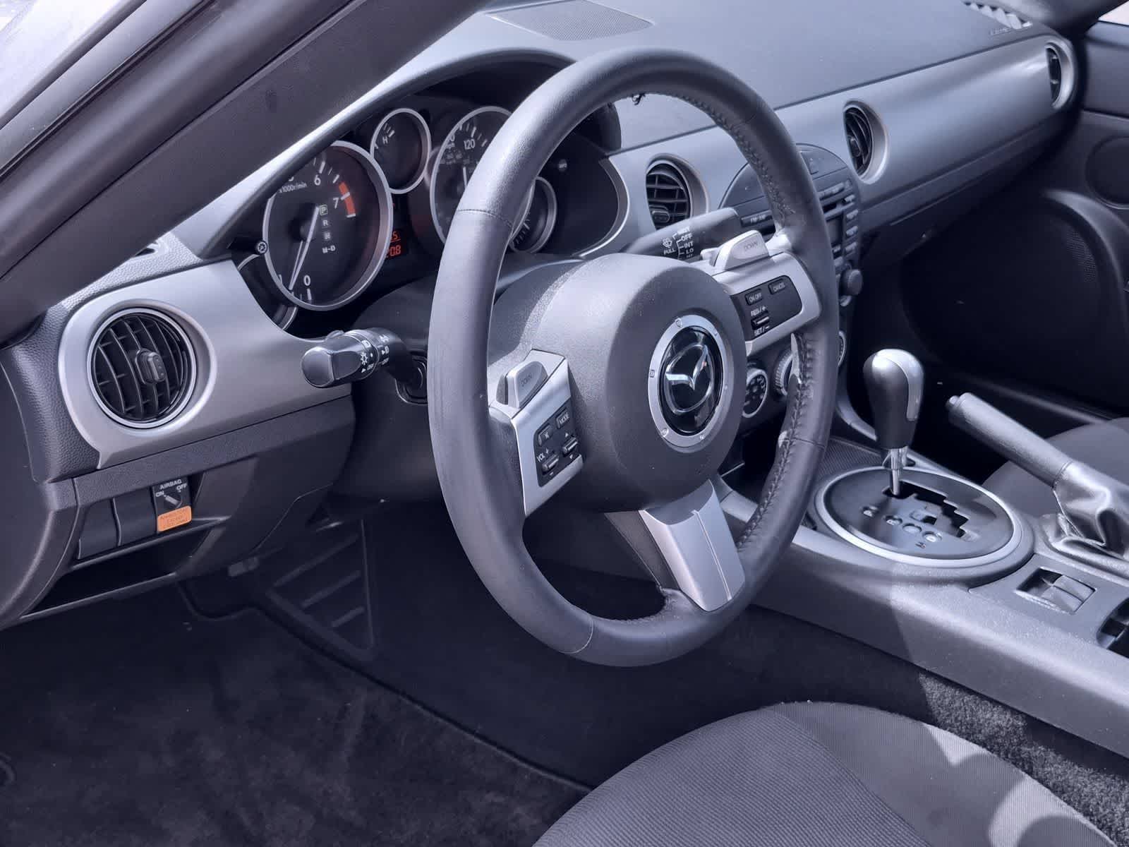 Thumbnail: 2010 Mazda MX-5 Miata - 10