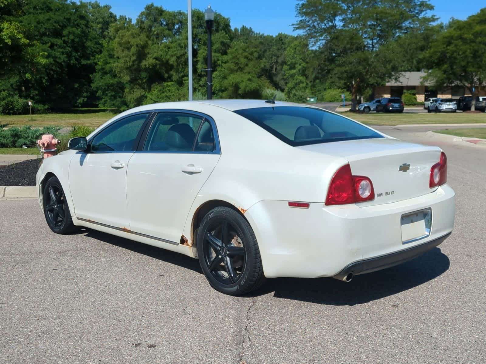 Thumbnail: 2010 Chevrolet Malibu - 6