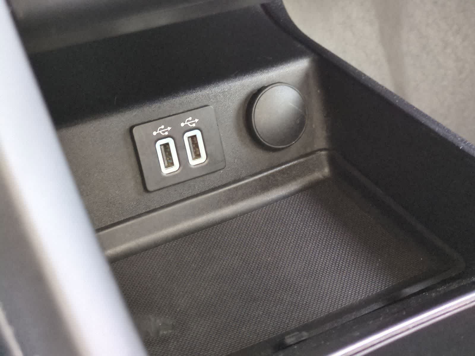 Thumbnail: 2020 Ford Fusion - 32