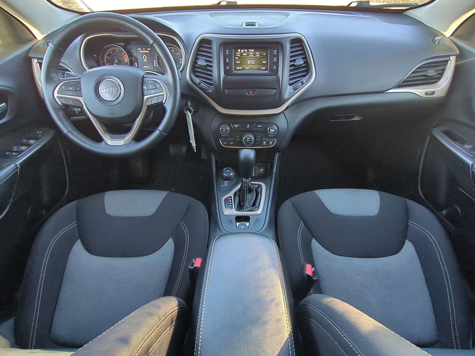 Thumbnail: 2016 Jeep Cherokee - 15