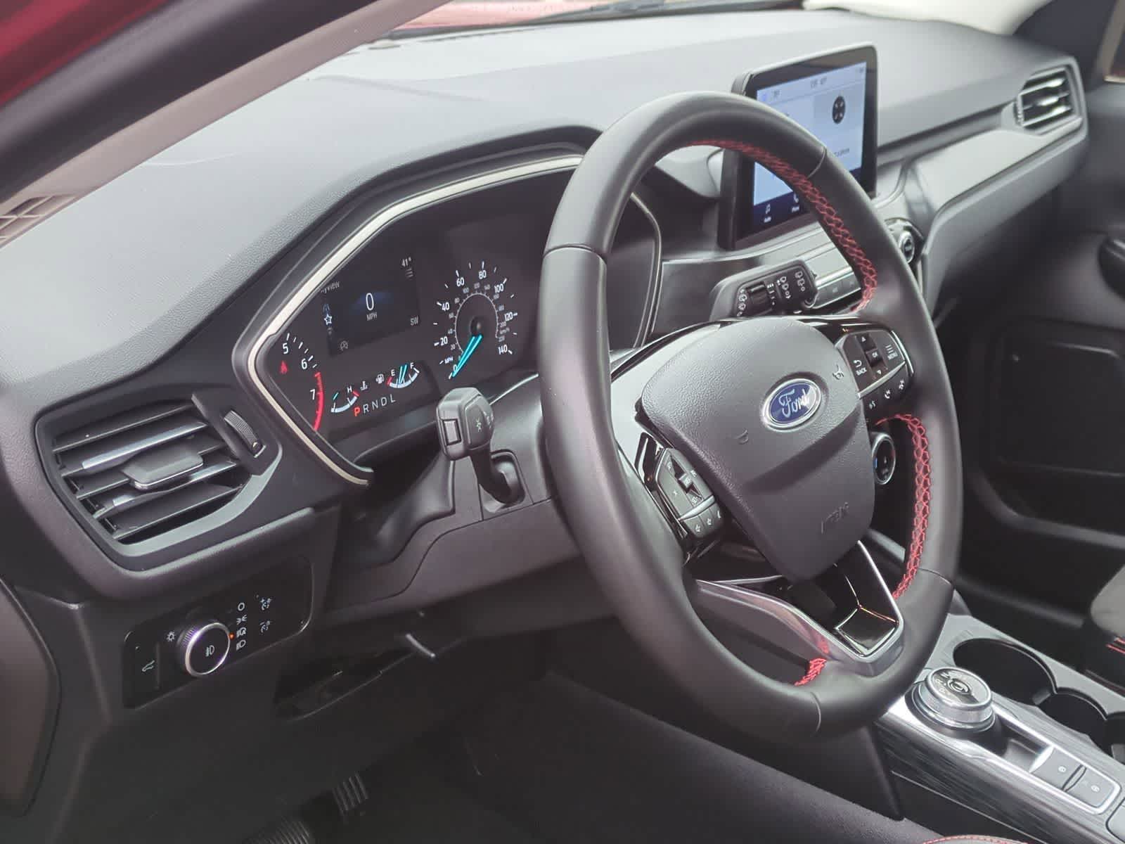 Thumbnail: 2022 Ford Escape - 10