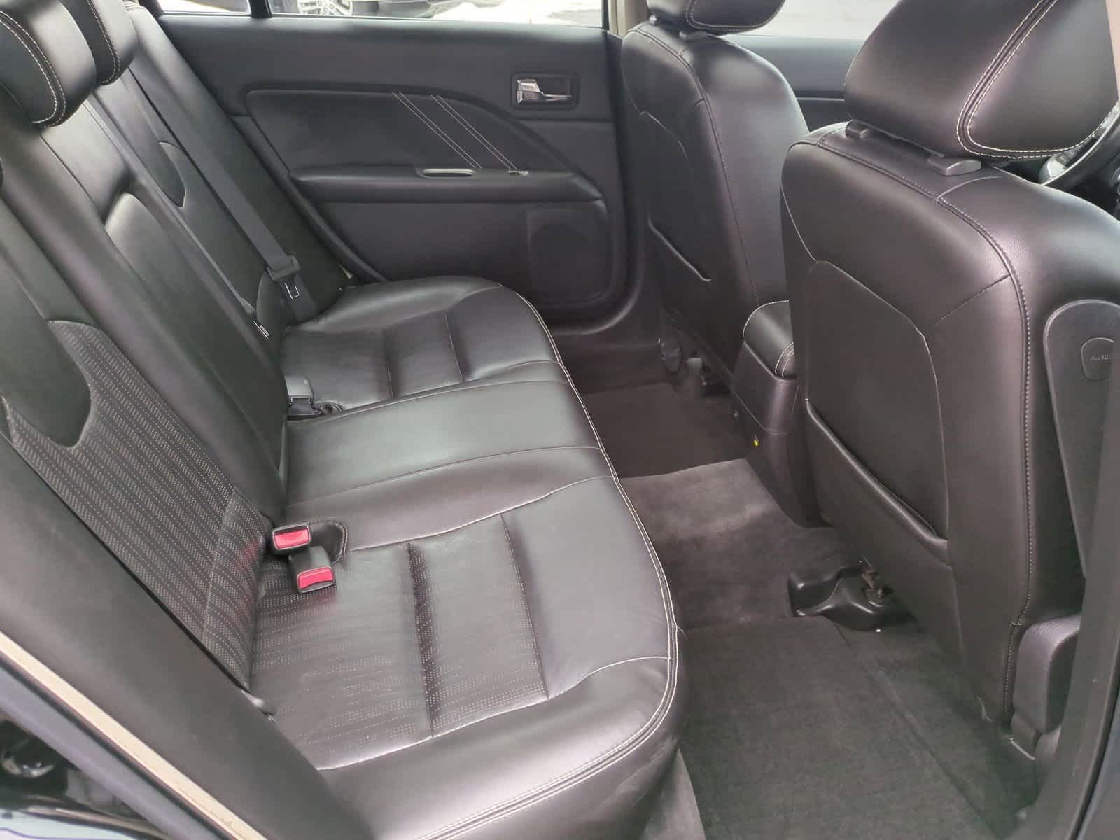 Thumbnail: 2010 Ford Fusion - 21