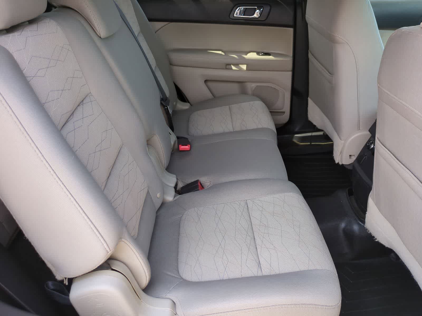 Thumbnail: 2015 Ford Explorer - 20