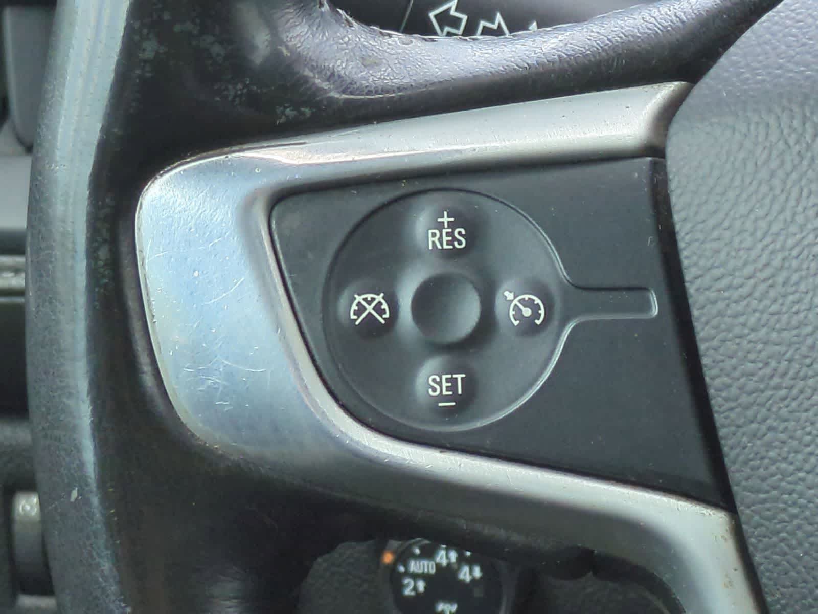Thumbnail: 2015 GMC Canyon - 24